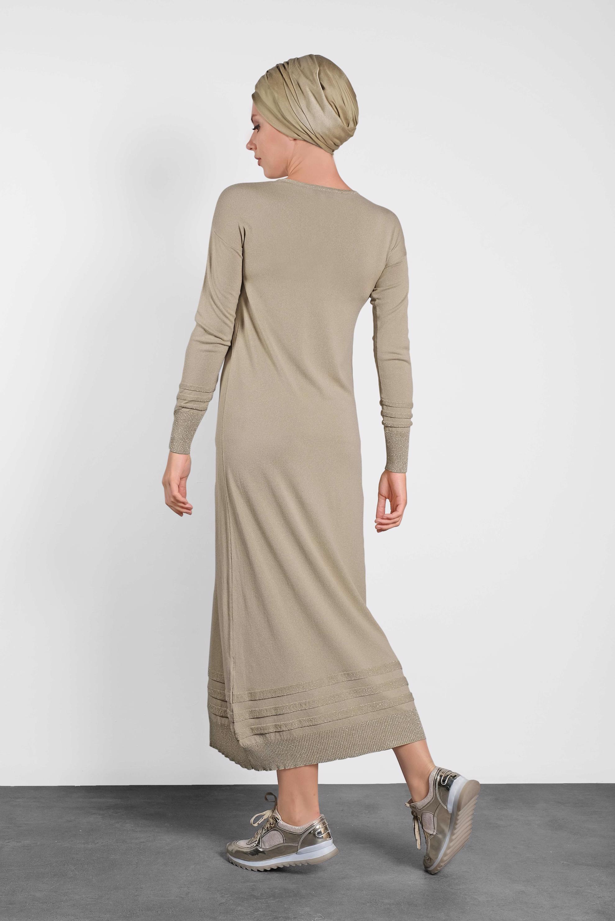 Tesettür giyim BEJ SİMLİ İNCE TRİKO ELBİSE 4137