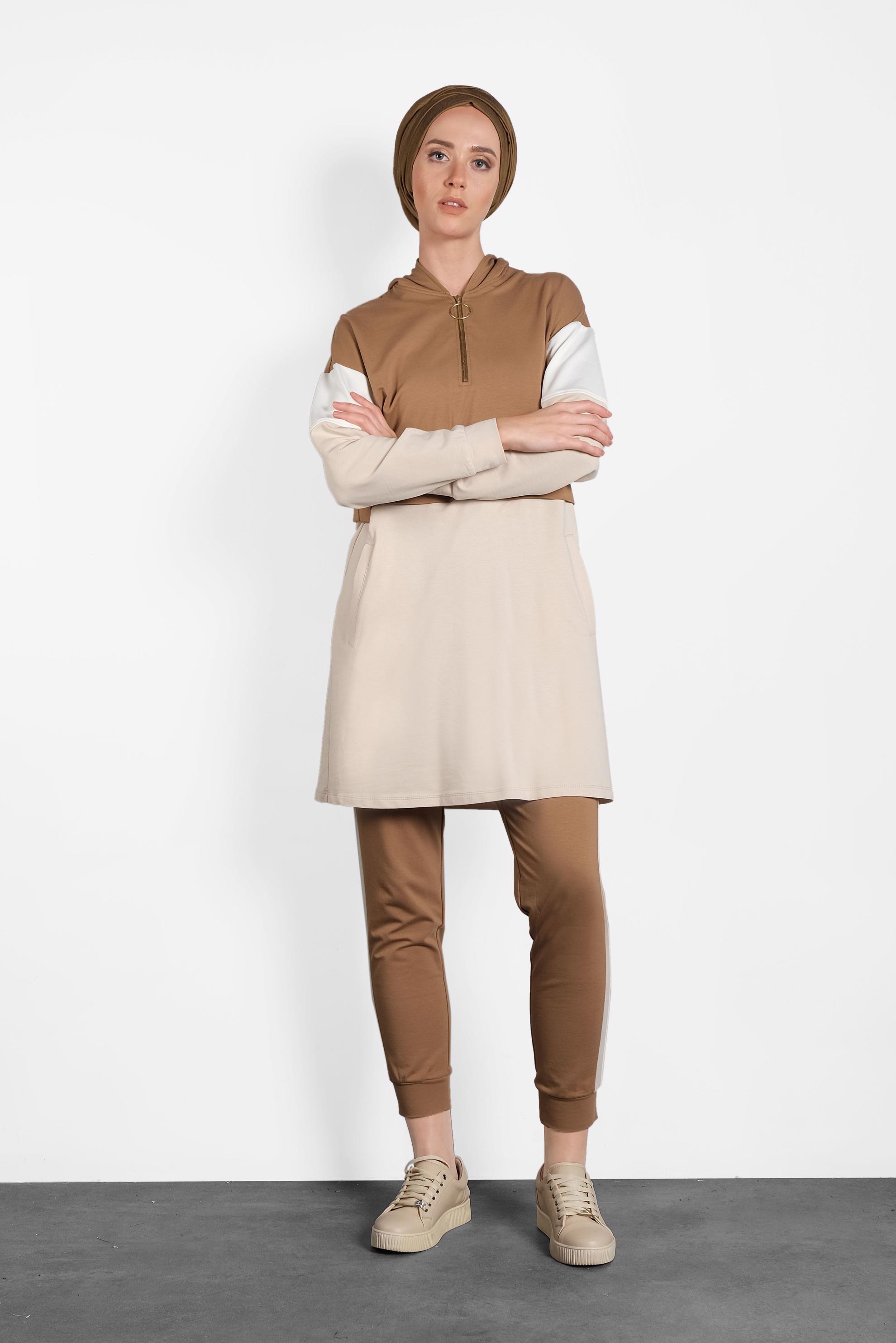 Tesettür giyim TABA ŞERİT DETAYLI FERMUARLI KAPÜŞONLU İKİLİ EŞOFMAN TAKIMI 40102