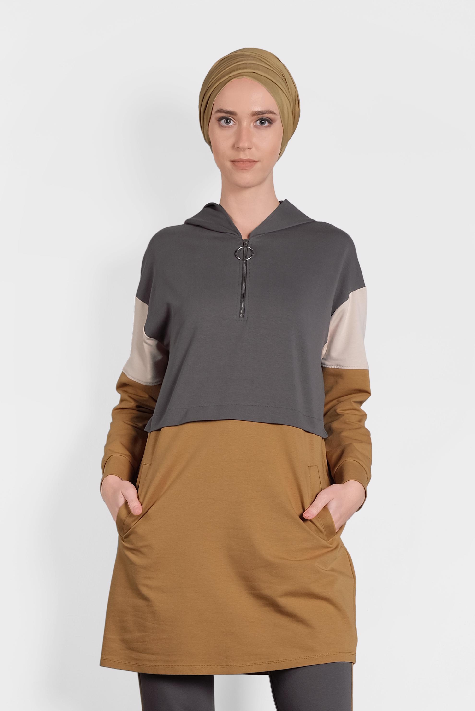 Tesettür giyim GRİ ŞERİT DETAYLI FERMUARLI KAPÜŞONLU İKİLİ EŞOFMAN TAKIMI 40102