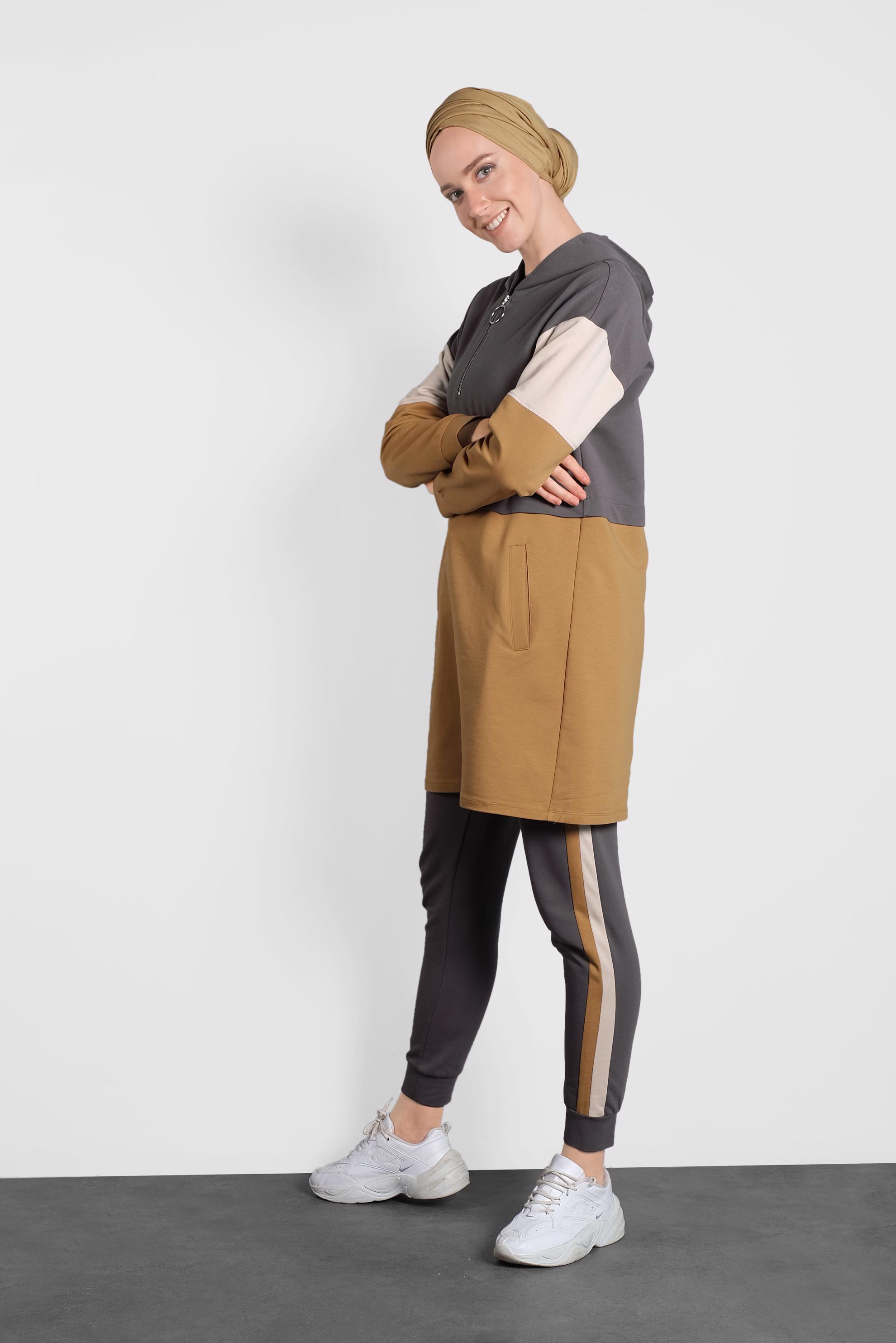 Tesettür giyim GRİ ŞERİT DETAYLI FERMUARLI KAPÜŞONLU İKİLİ EŞOFMAN TAKIMI 40102