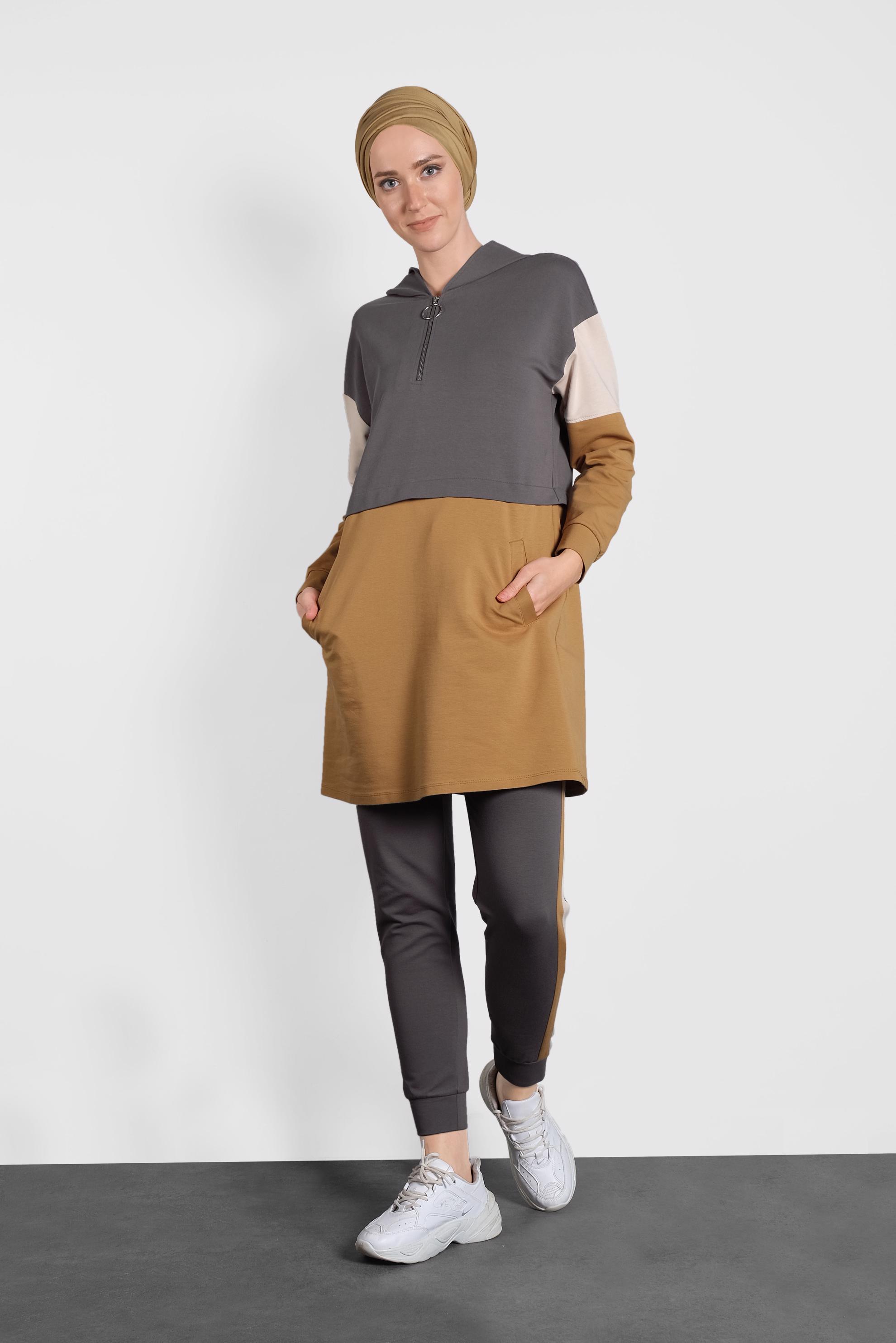 Tesettür giyim GRİ ŞERİT DETAYLI FERMUARLI KAPÜŞONLU İKİLİ EŞOFMAN TAKIMI 40102