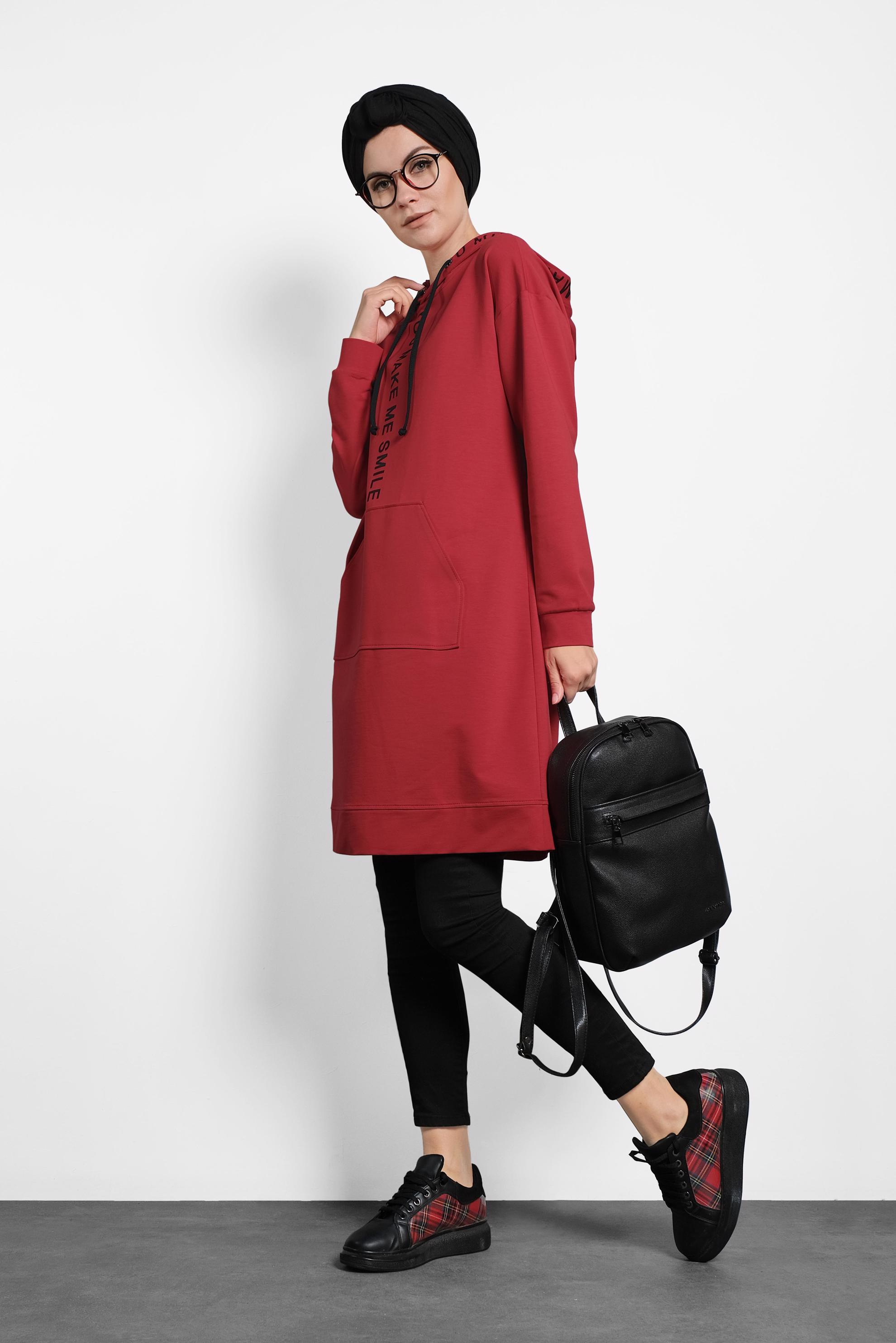 Tesettür giyim KIRMIZI KAPÜŞONLU EŞOFMAN TUNİK 40106