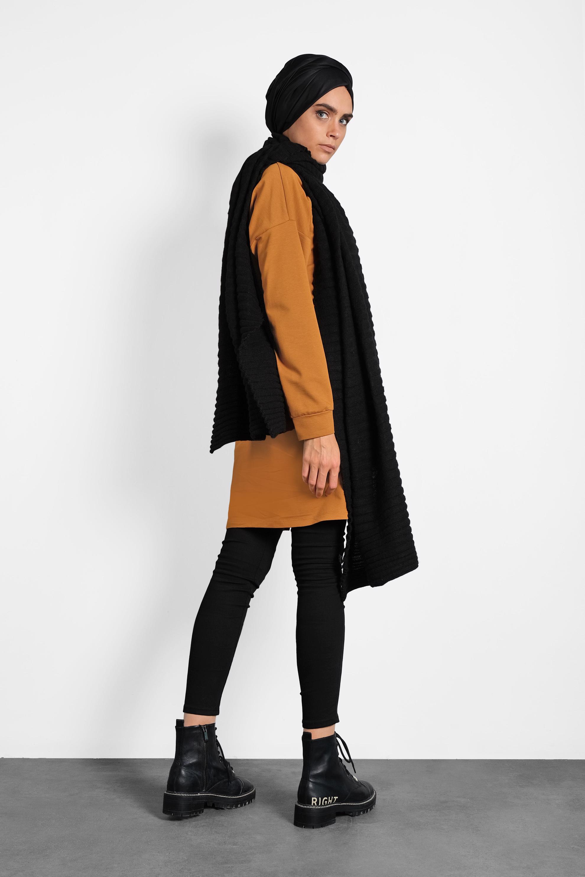 Tesettür giyim SARI BASKI DETAYLI EŞOFMAN TUNİK 40156 