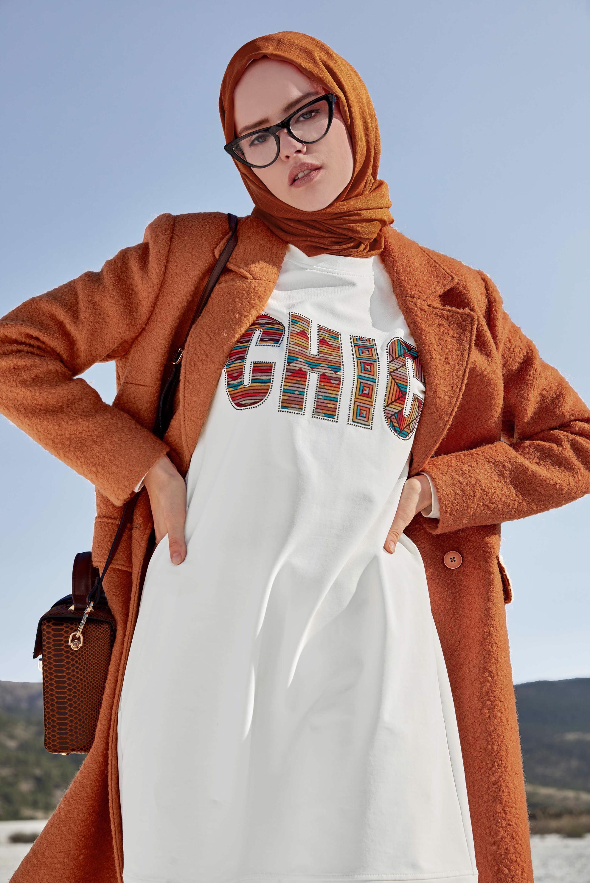 Tesettür giyim BEYAZ BASKI DETAYLI EŞOFMAN TUNİK 40159 