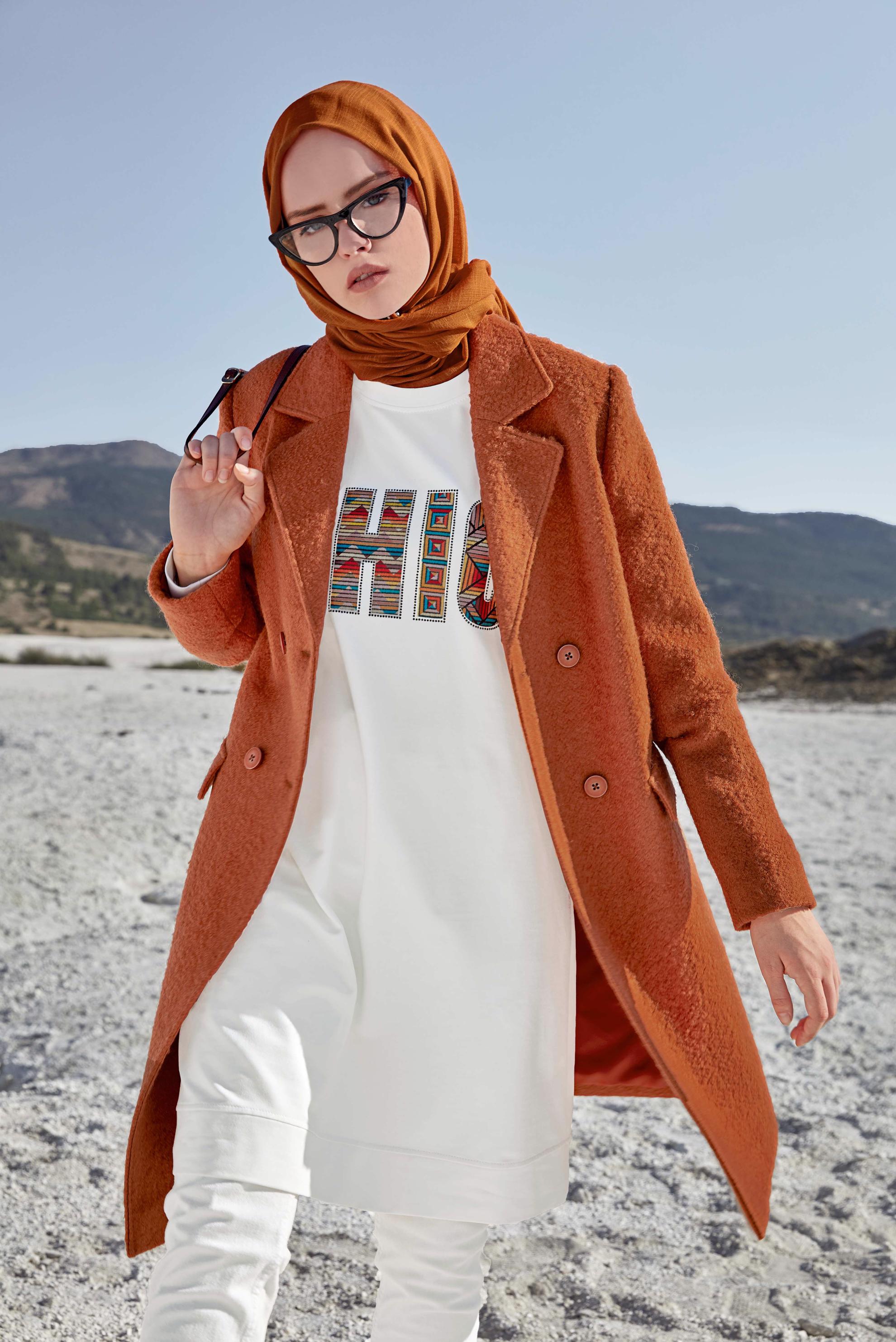 Tesettür giyim BEYAZ BASKI DETAYLI EŞOFMAN TUNİK 40159 