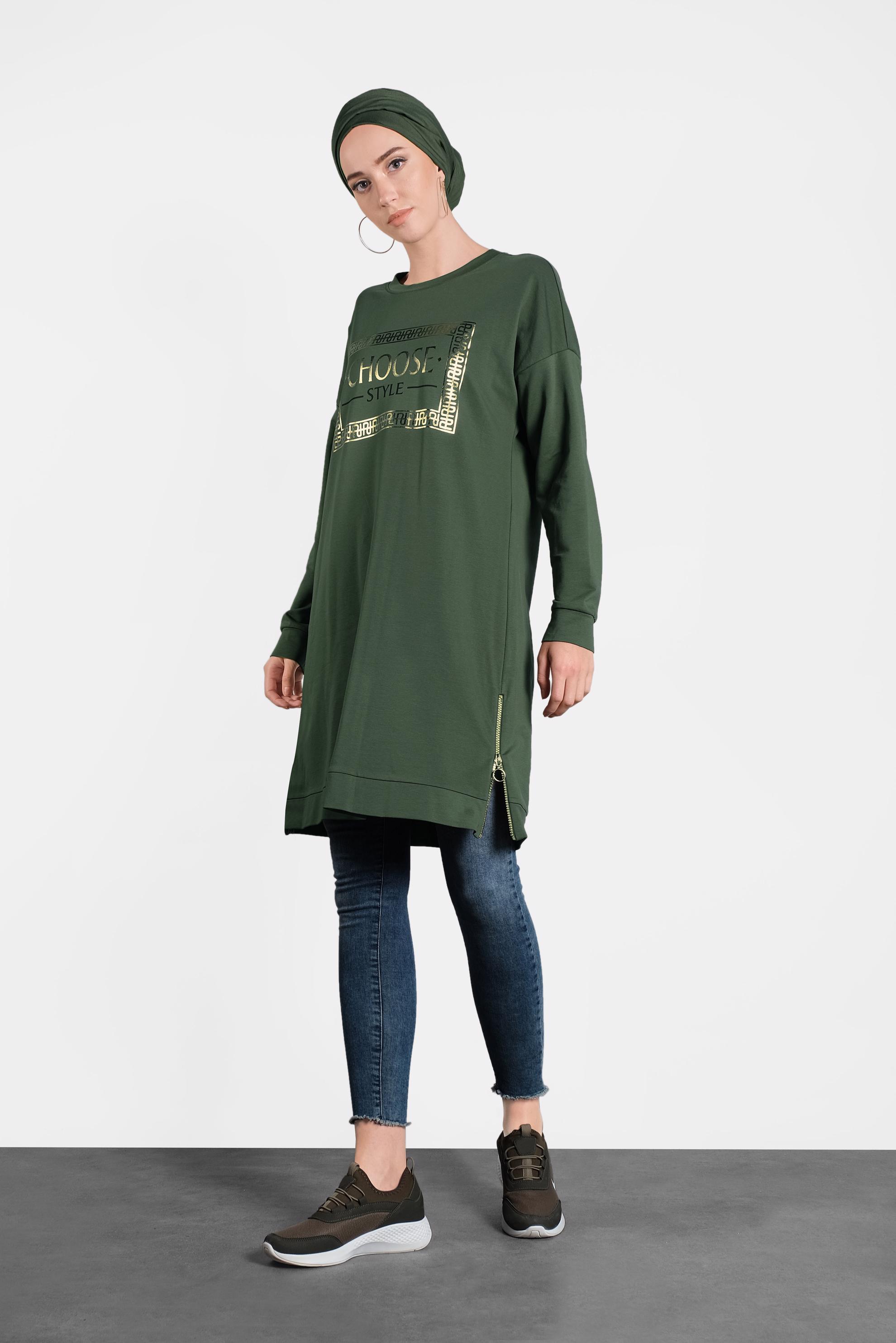 Tesettür giyim HAKİ YALDIZLI YAZI BASKILI EŞOFMAN TUNİK 40223