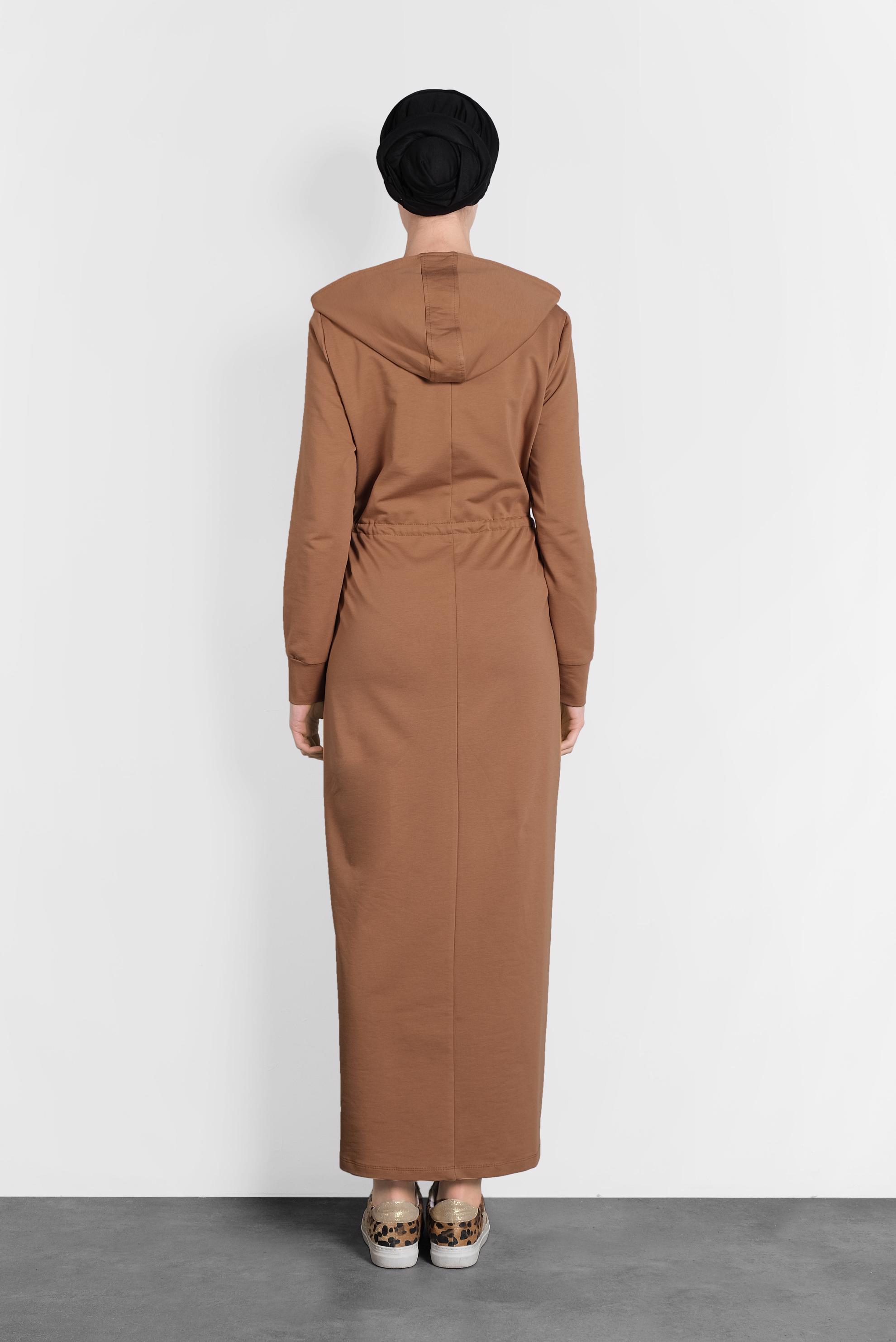 Tesettür giyim TABA BAĞCIKLI LEOPAR DESENLİ EŞOFMAN ELBİSE 40254 