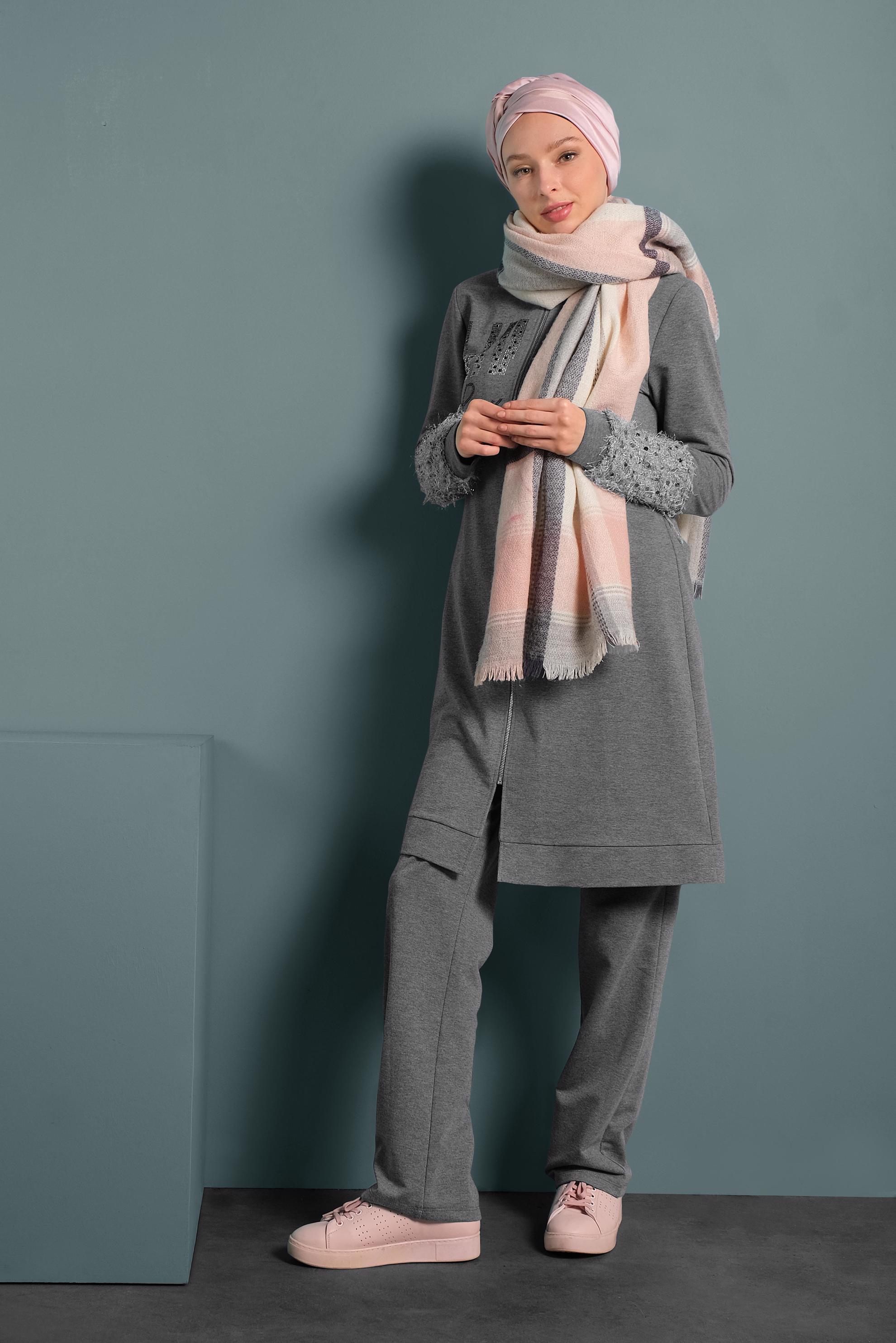 Tesettür giyim GRİ KOLLARI SAÇAKLI FERMUARLI İKİLİ EŞOFMAN TAKIMI 40325