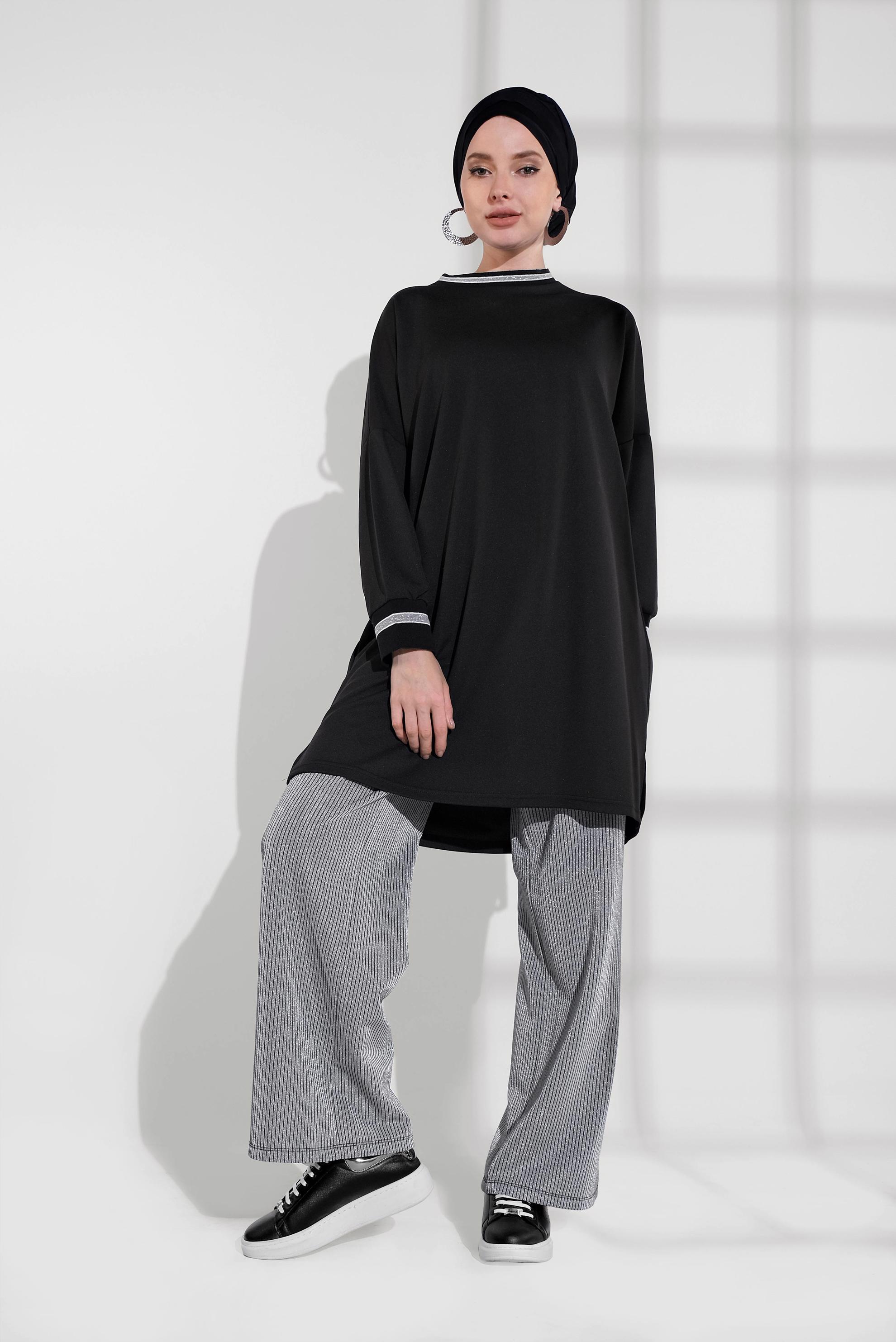 Tesettür giyim SİYAH SİM DETAYLI YUVARLAK YAKA TUNİK 40419