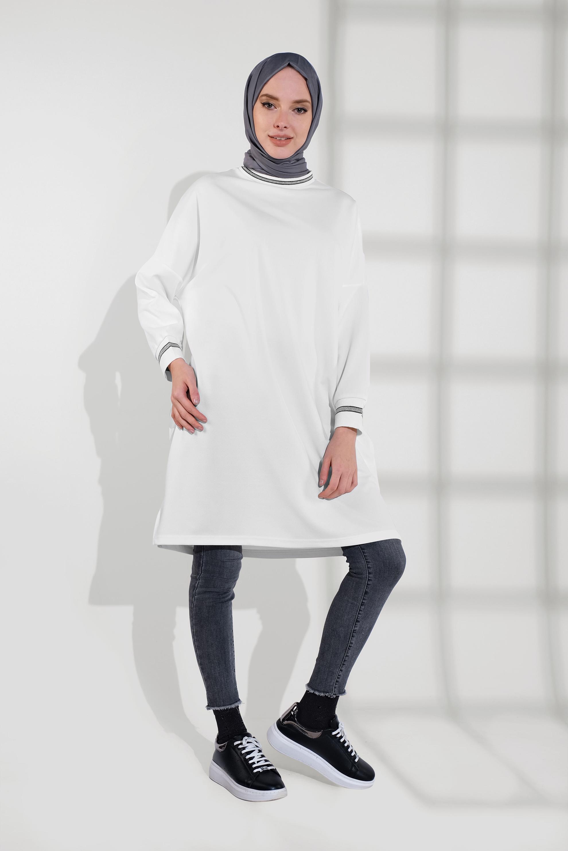 Tesettür giyim BEYAZ SİM DETAYLI YUVARLAK YAKA TUNİK 40419