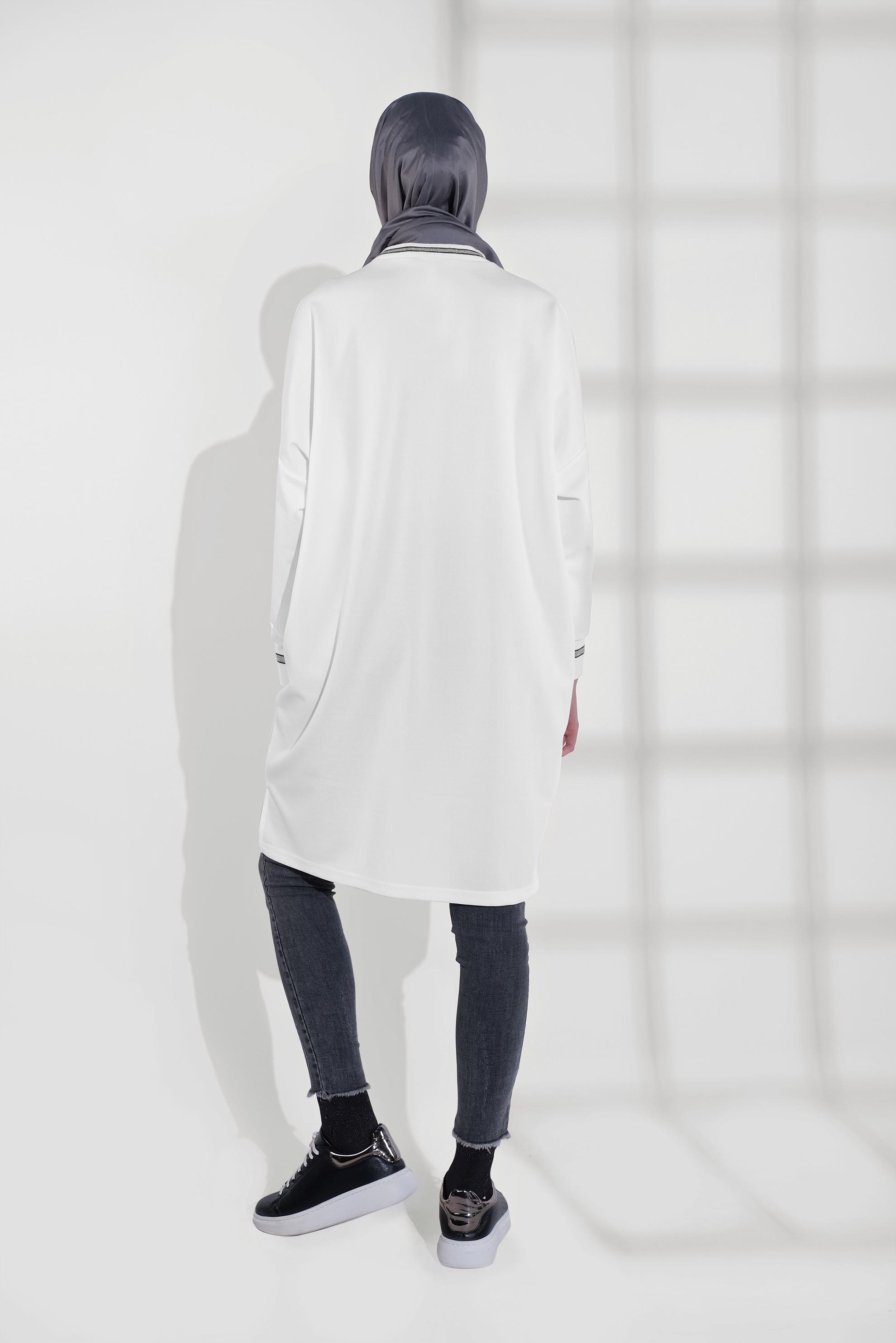 Tesettür giyim BEYAZ SİM DETAYLI YUVARLAK YAKA TUNİK 40419