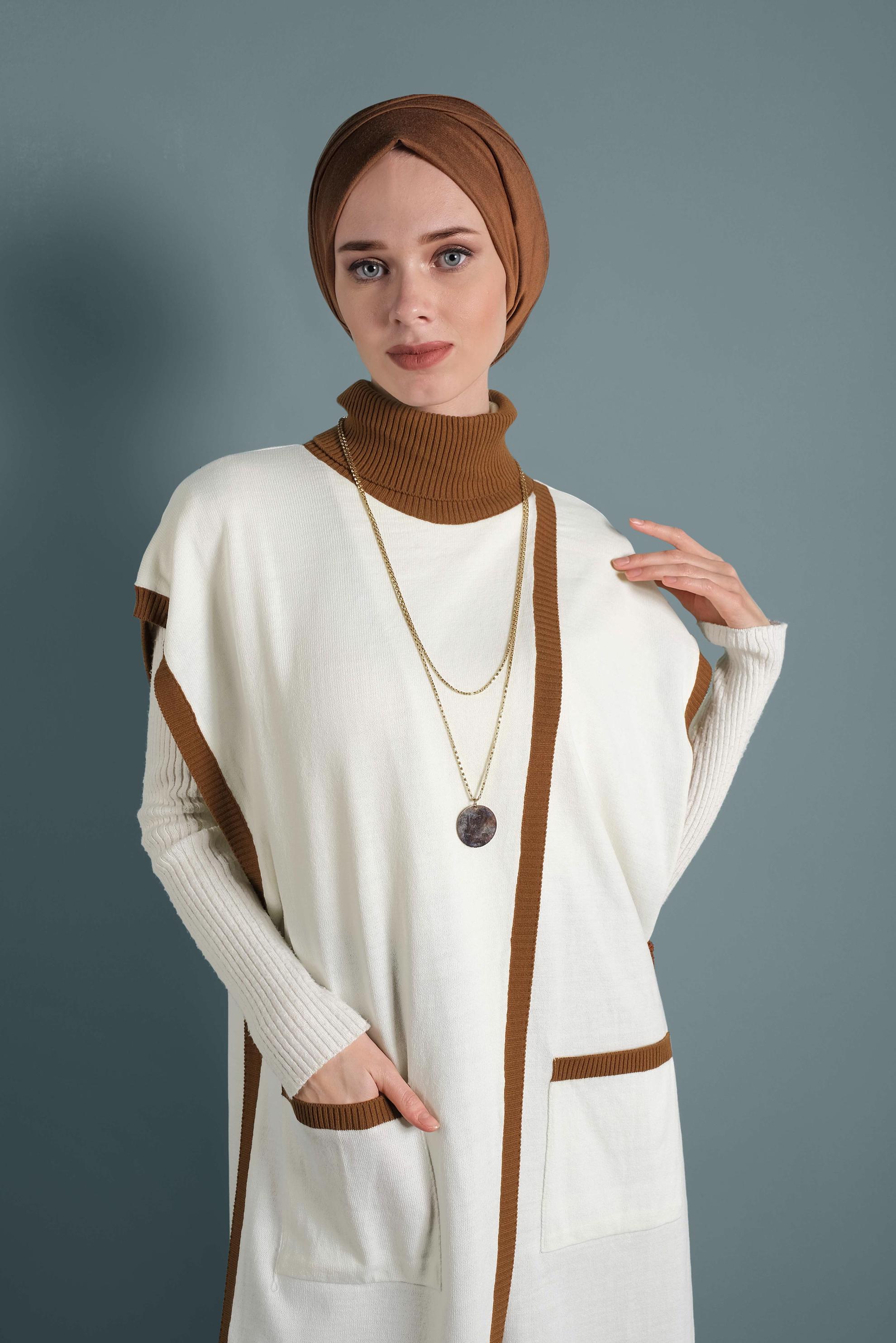 Tesettür giyim BEJ BALIKÇI YAKA CEPLİ TRİKO PANÇO 40279  