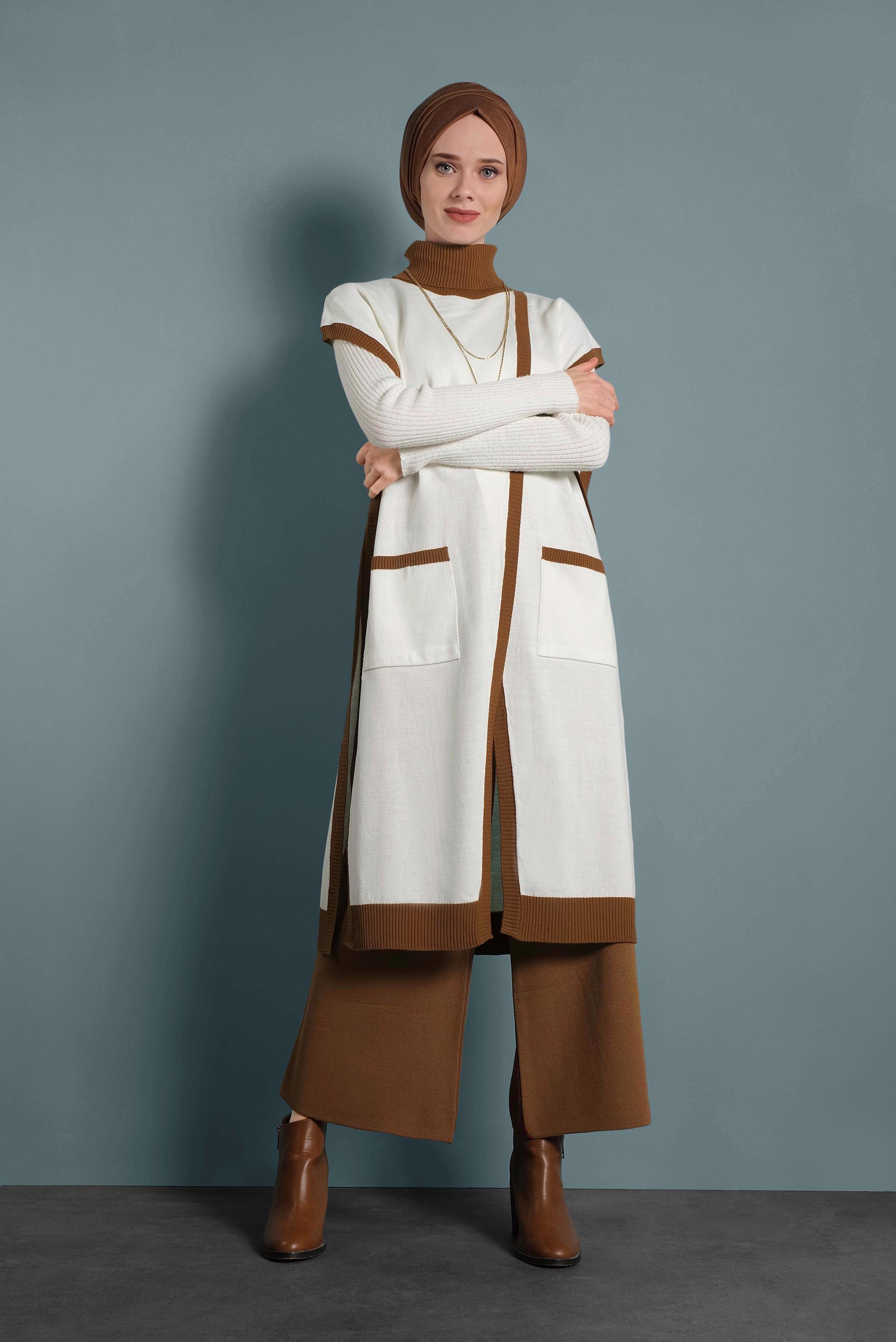 Tesettür giyim BEJ BALIKÇI YAKA CEPLİ TRİKO PANÇO 40279  