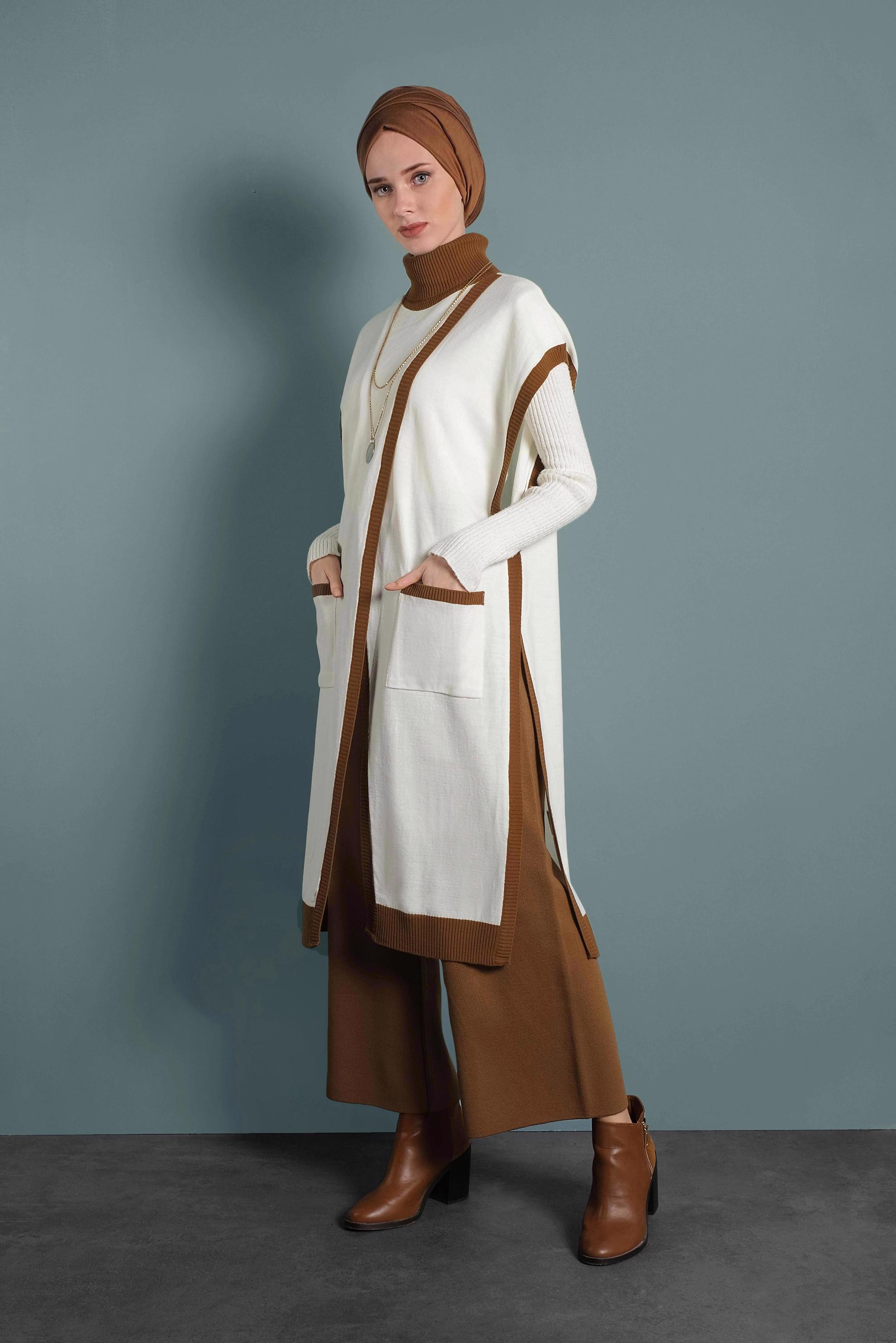 Tesettür giyim BEJ BALIKÇI YAKA CEPLİ TRİKO PANÇO 40279  