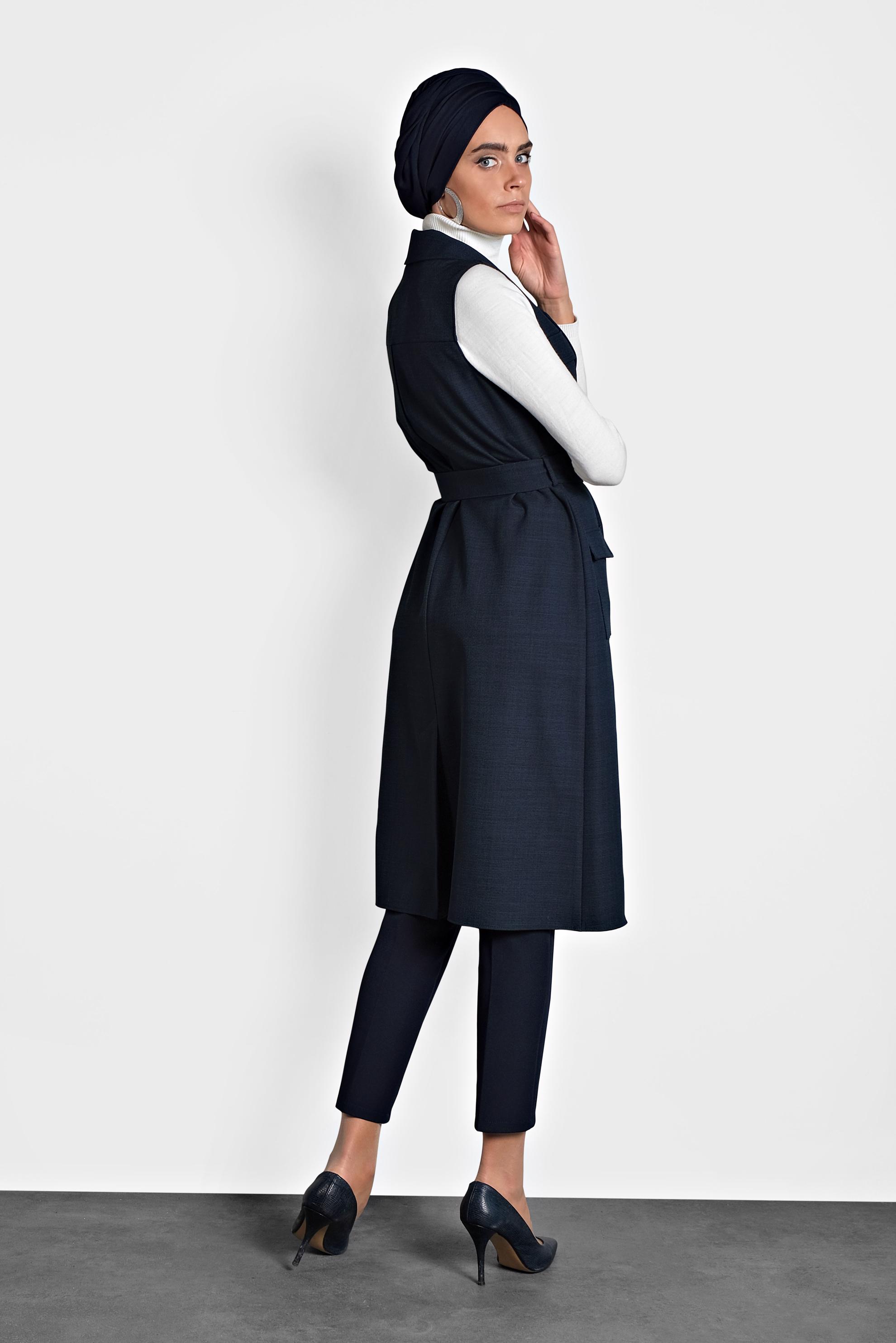 Tesettür giyim LACİVERT DÜĞMELİ HAVUÇ PANTOLON 70009