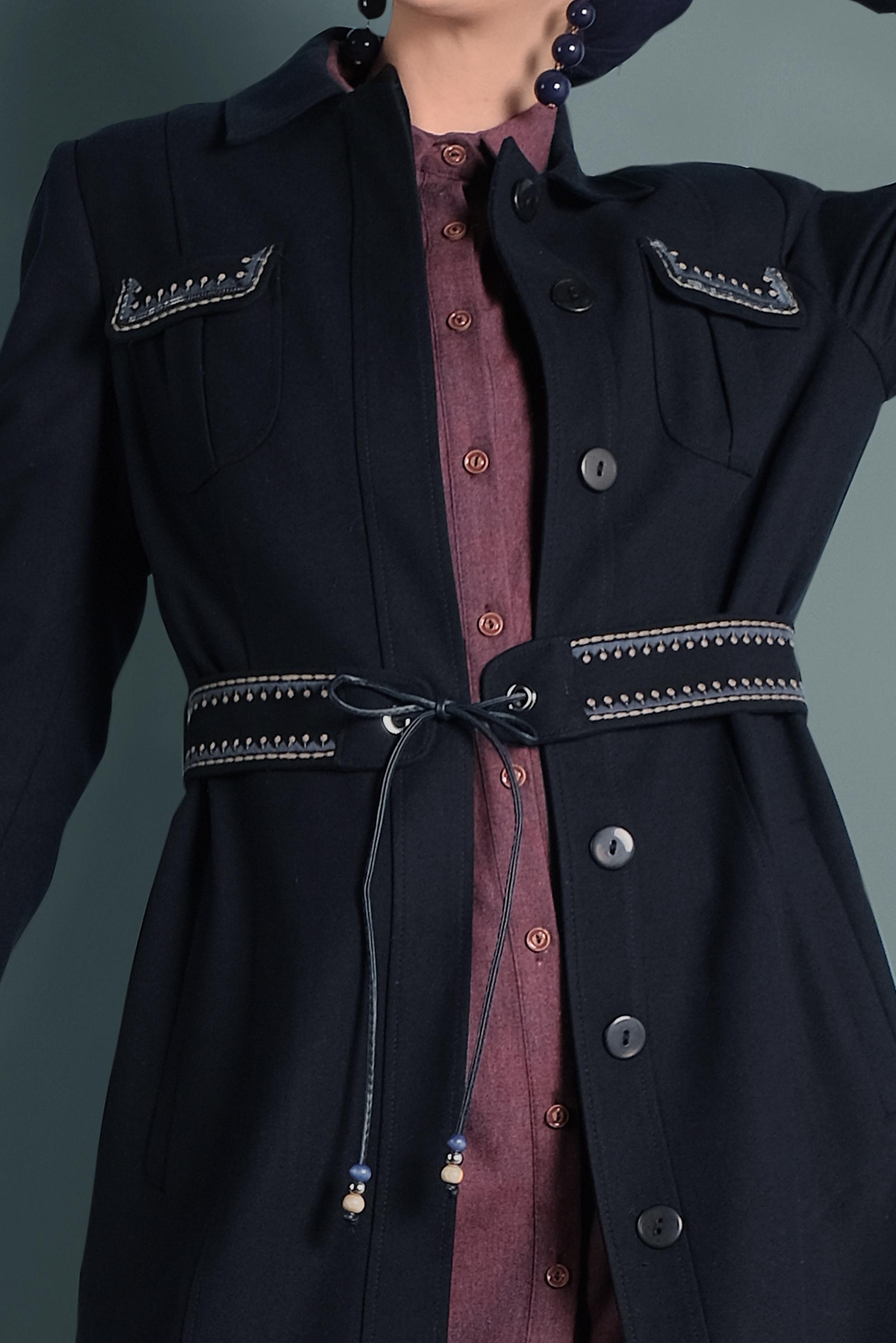 Tesettür giyim LACİVERT NAKIŞ DETAYLI PARDESÜ 10010 