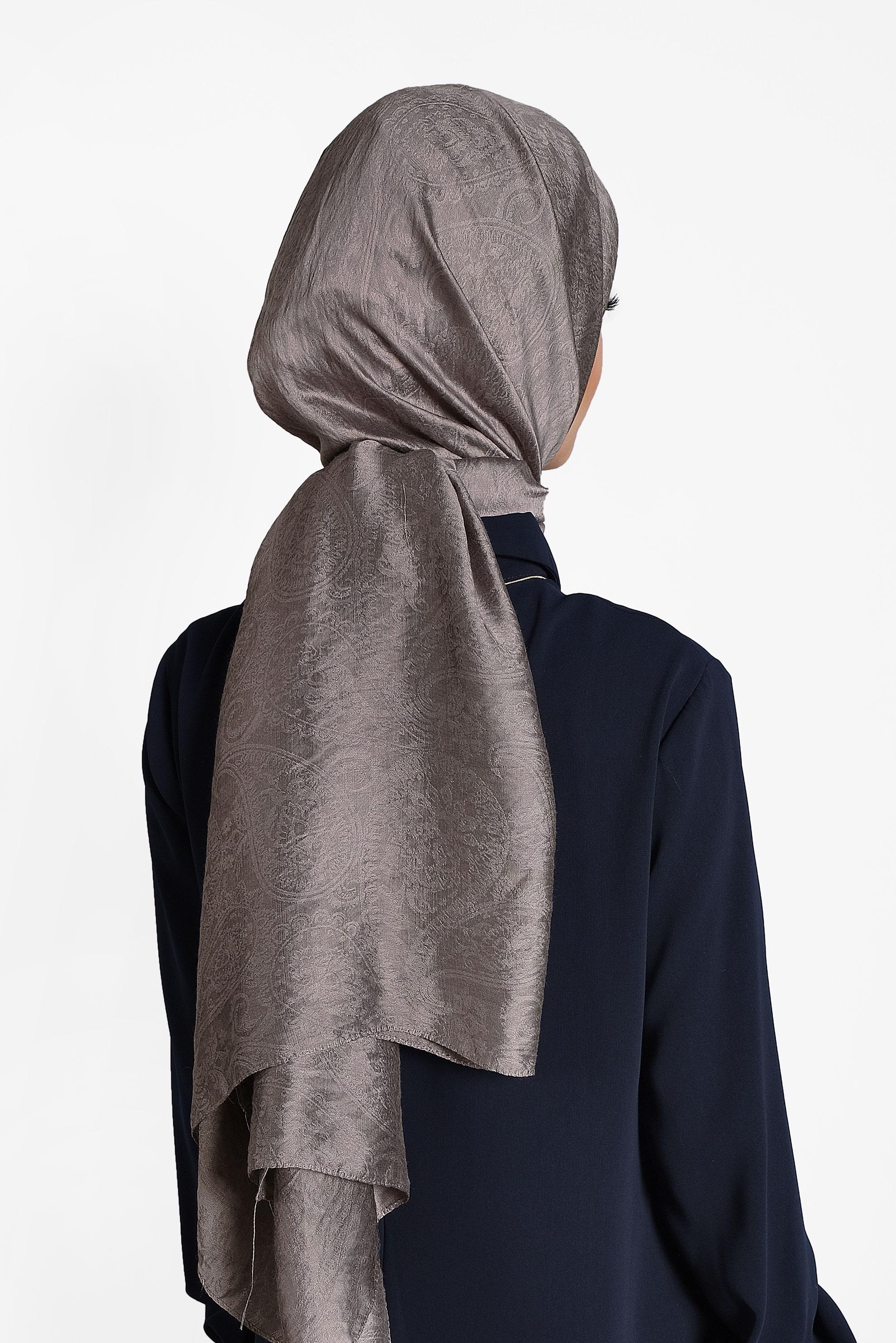 Tesettür giyim BEJ ALVİNA JAKARLI MİLANO ŞAL 8002  