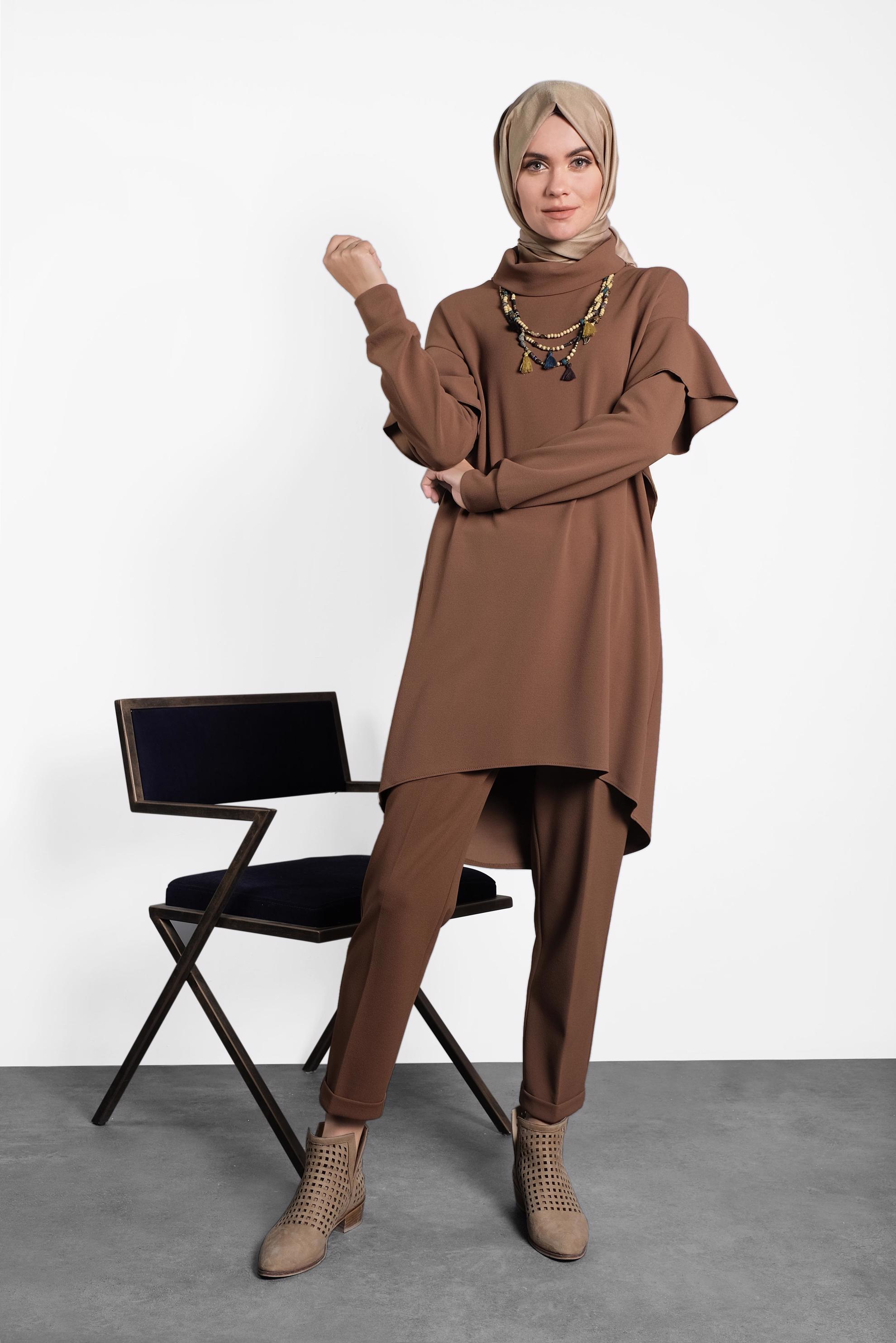 Tesettür giyim KAHVE OMUZLARI VOLANLI İKİLİ PANTOLONLU TAKIM 40146 
