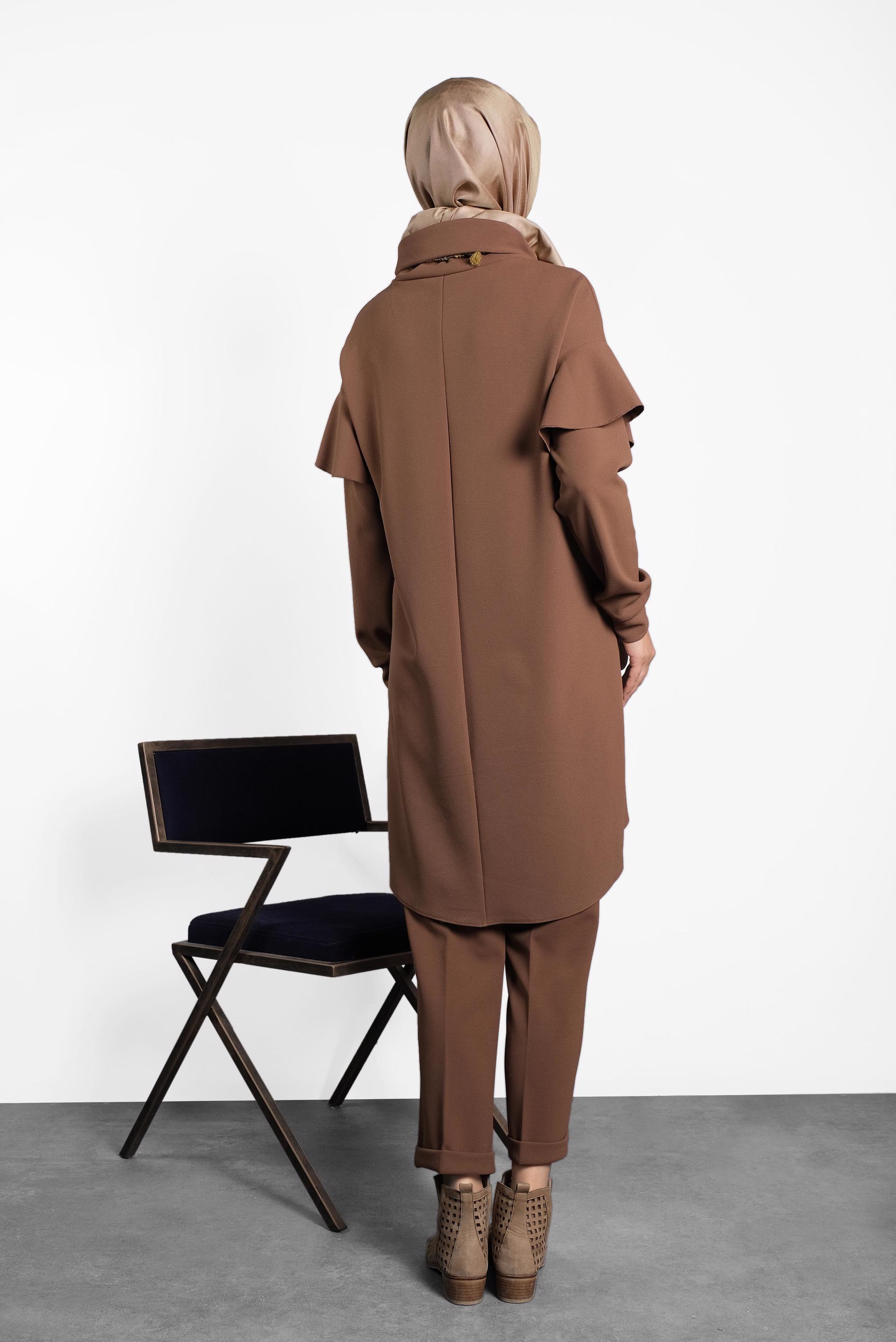 Tesettür giyim KAHVE OMUZLARI VOLANLI İKİLİ PANTOLONLU TAKIM 40146 