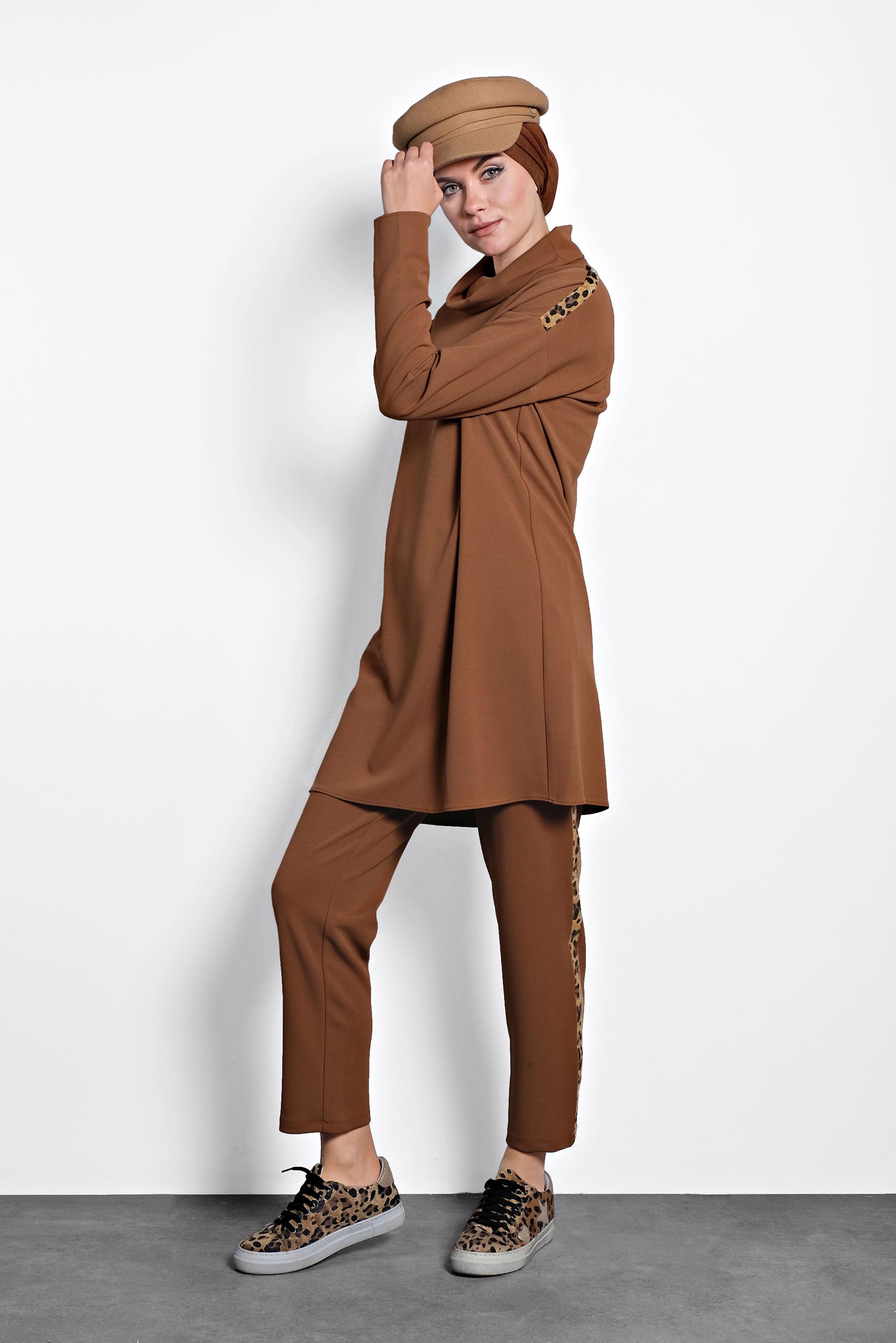 Hijab clothing TABA ANIMAL PRINT SUIT 40267 