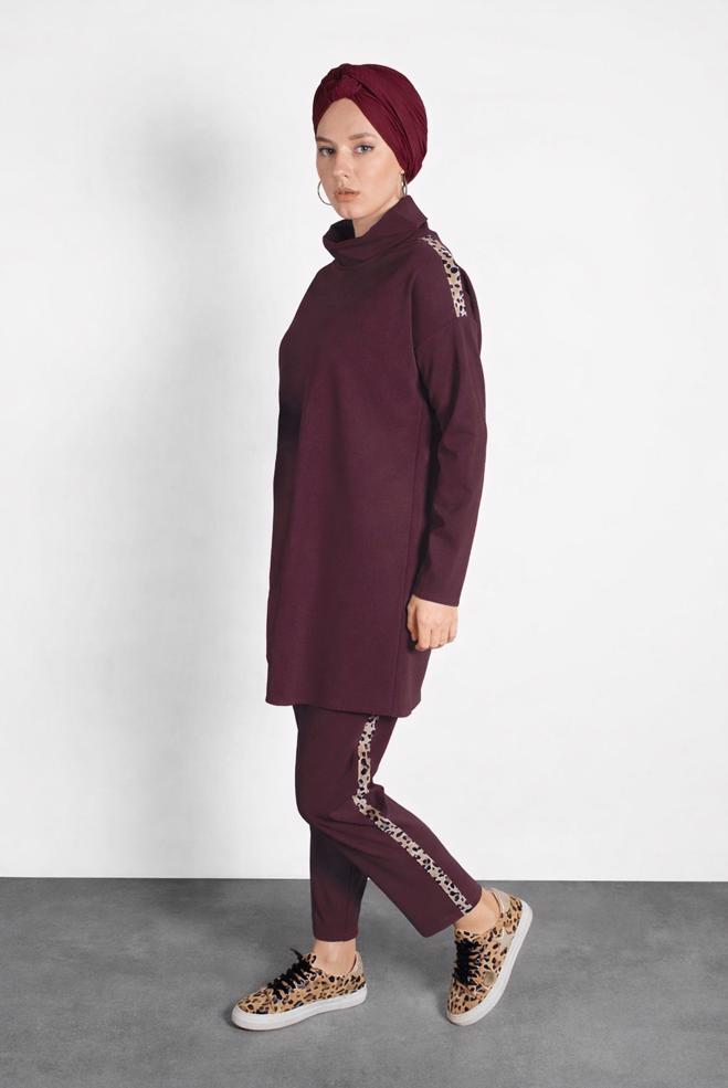 Vêtements hijab ROUGE BORDEAUX ENSEMBLE PANTALON DÉTAILLÉ MOTIF LÉOPARD 40267 - ALVİNA