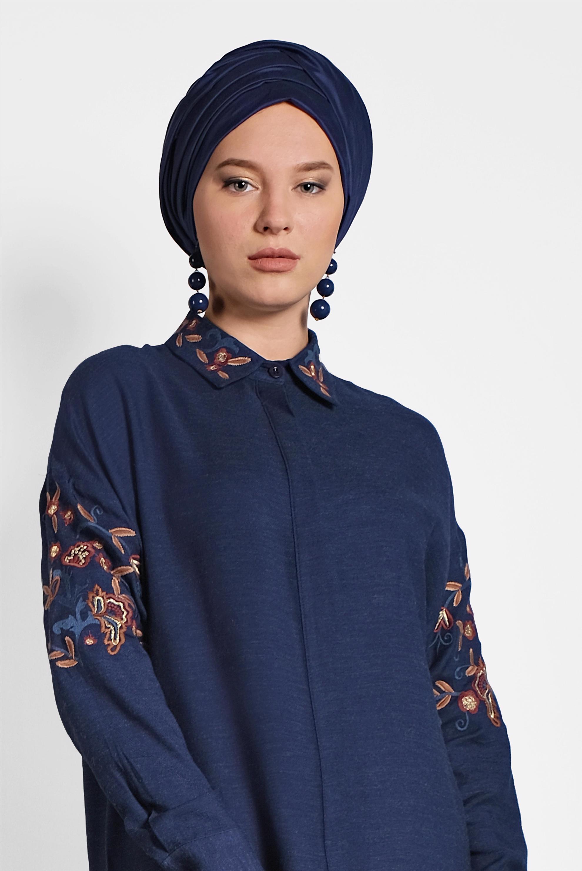 Tesettür giyim LACİVERT ÇİÇEK NAKIŞLI TUNİK 40238