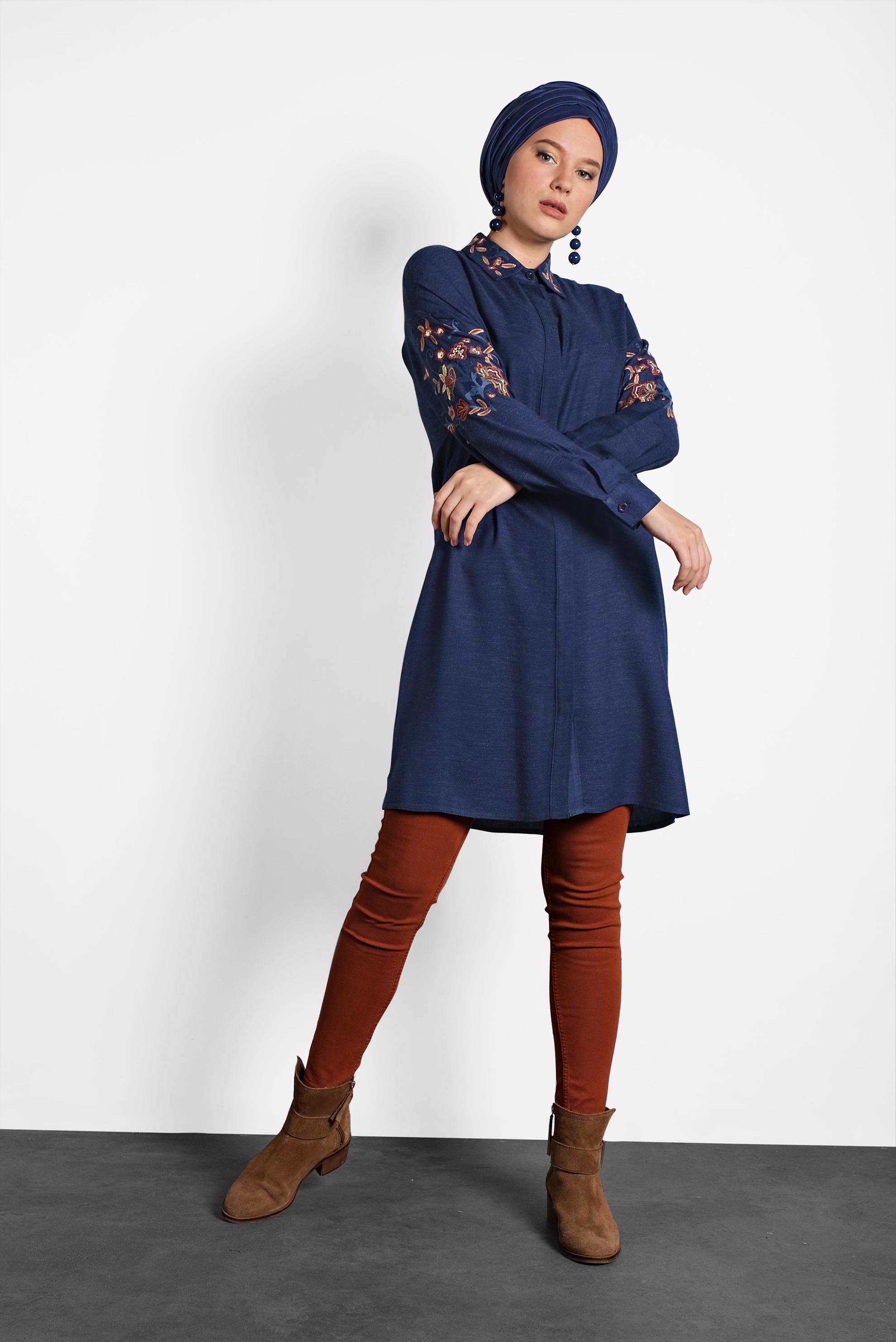 Tesettür giyim LACİVERT ÇİÇEK NAKIŞLI TUNİK 40238