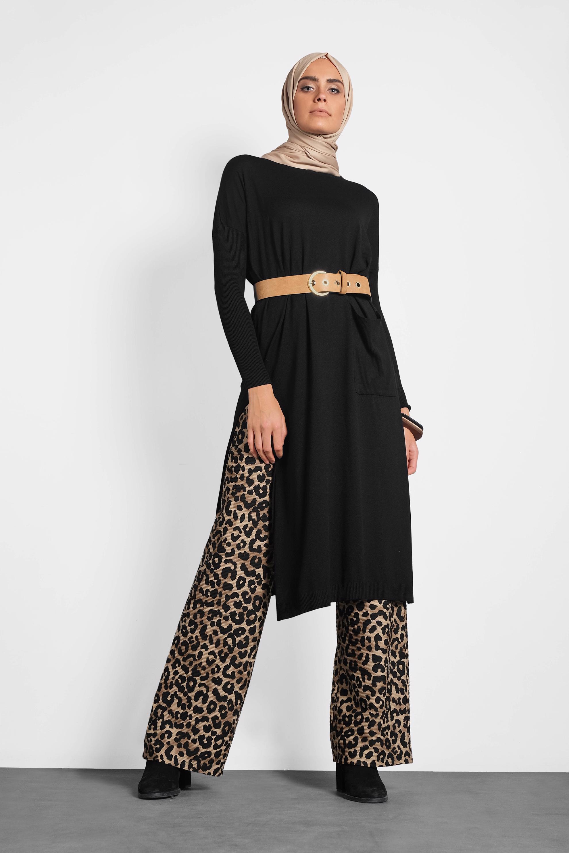 Tesettür giyim SİYAH YANLARI YIRTMAÇLI TRİKO TUNİK 4134