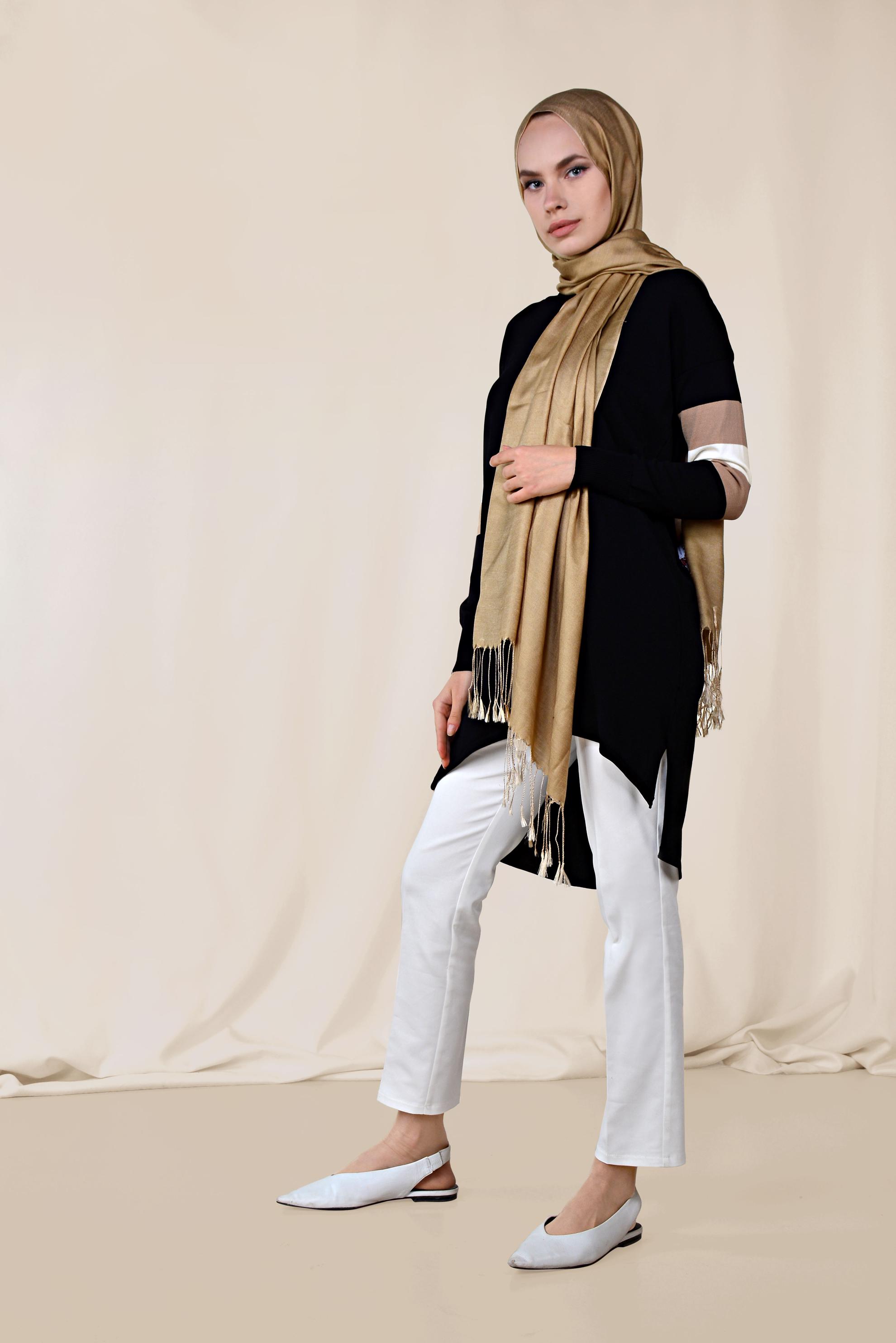 Tesettür giyim SİYAH YANLARI YIRTMAÇLI TUNİK 4140 