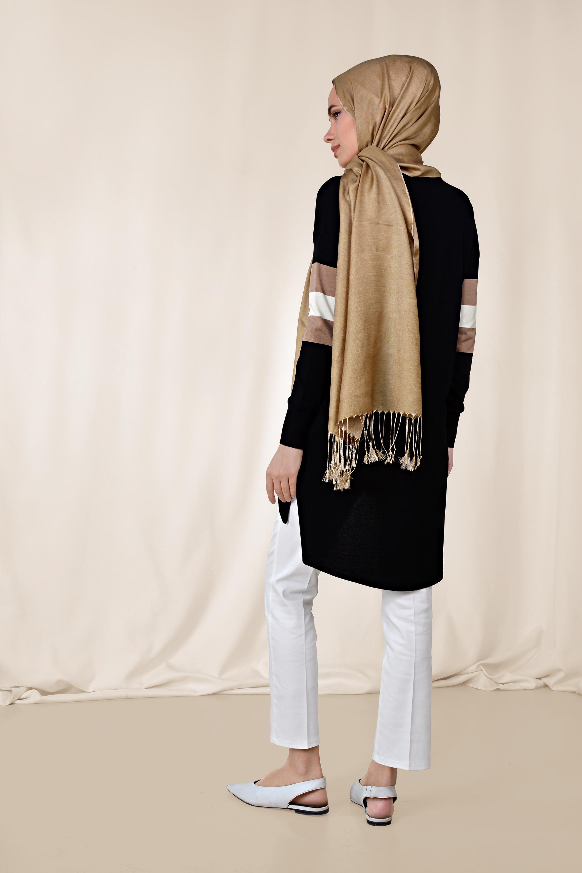 Tesettür giyim SİYAH YANLARI YIRTMAÇLI TUNİK 4140 