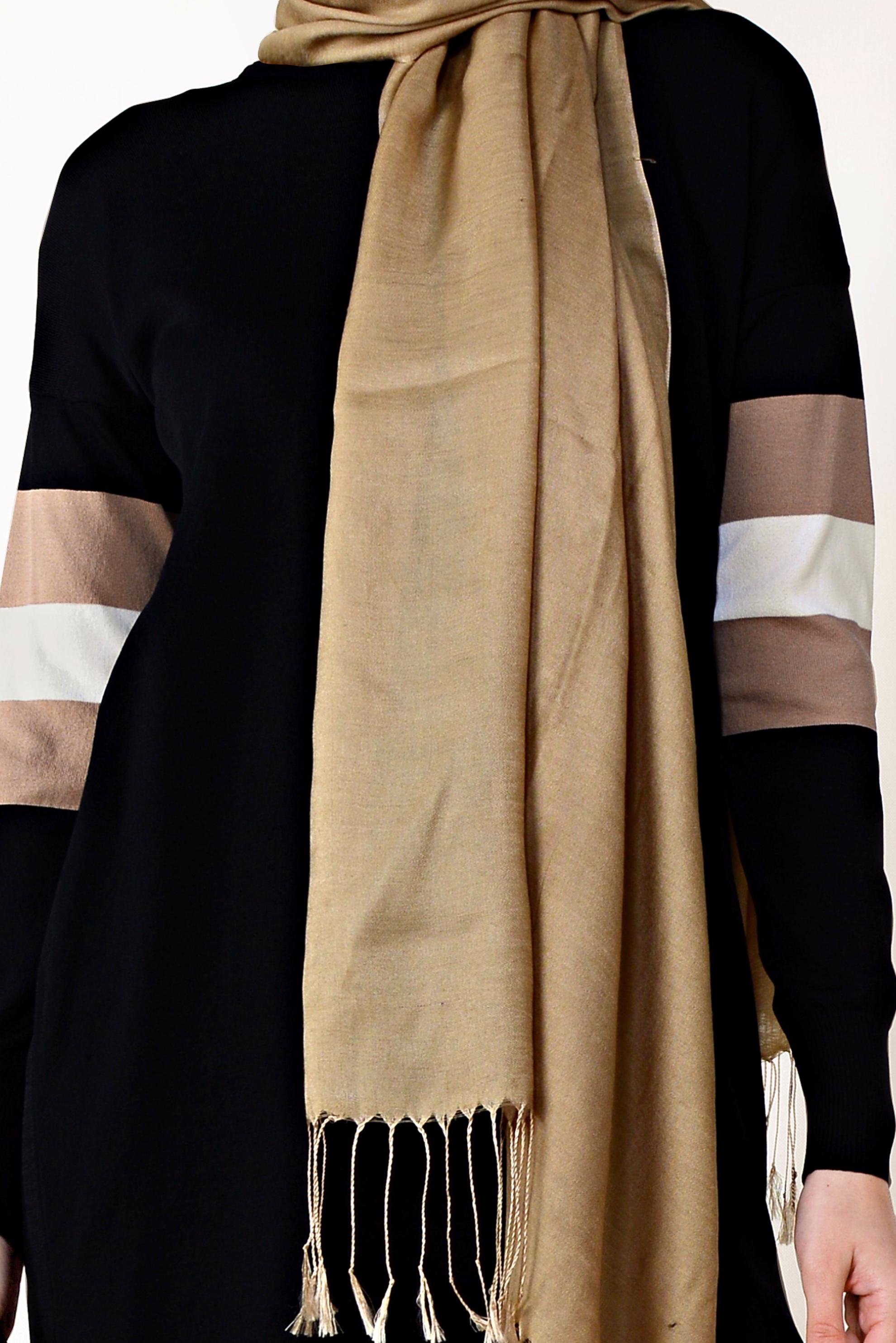 Tesettür giyim SİYAH YANLARI YIRTMAÇLI TUNİK 4140 