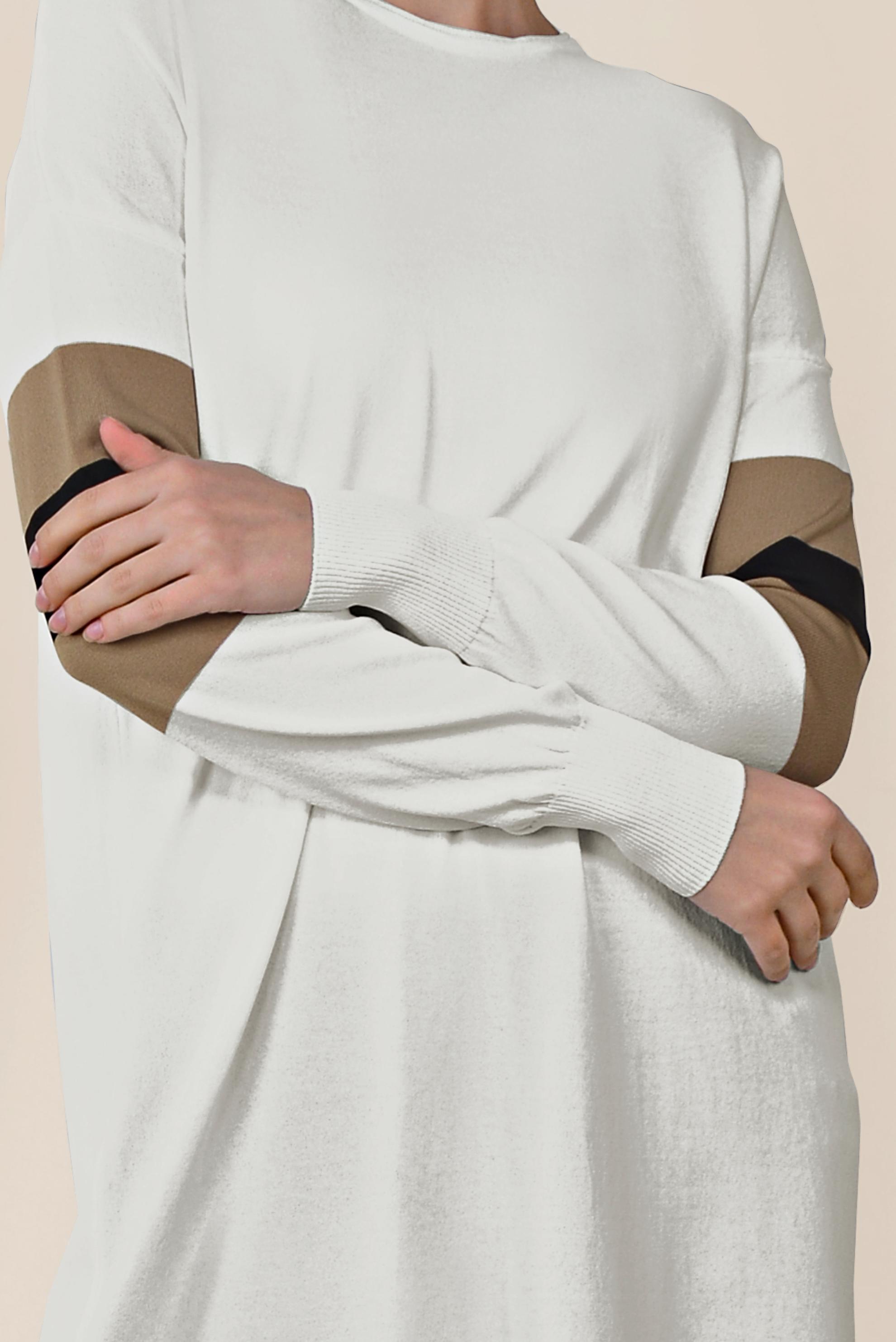 Tesettür giyim BEYAZ YANLARI YIRTMAÇLI TUNİK 4140 