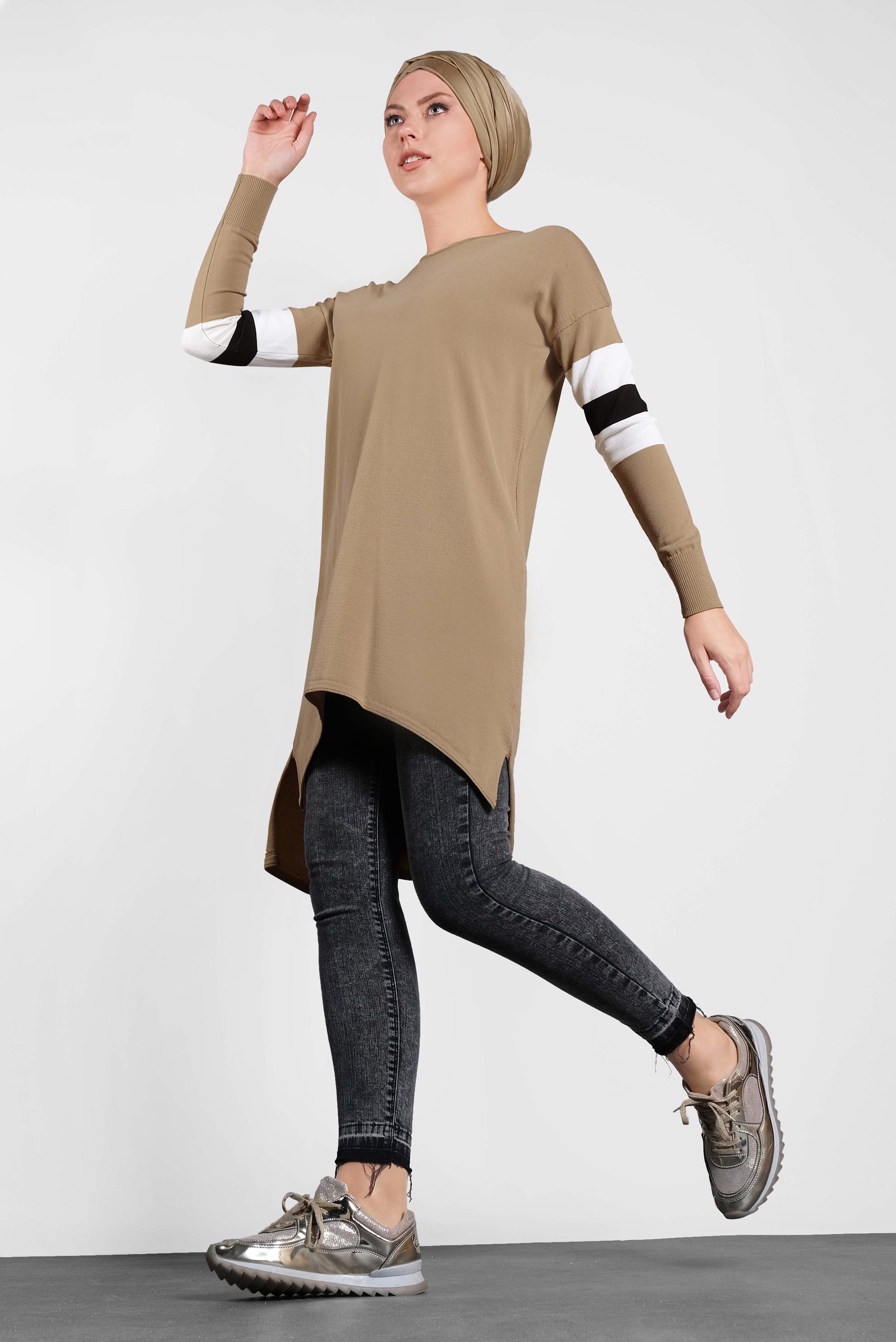 Tesettür giyim BEJ YANLARI YIRTMAÇLI TUNİK 4140 