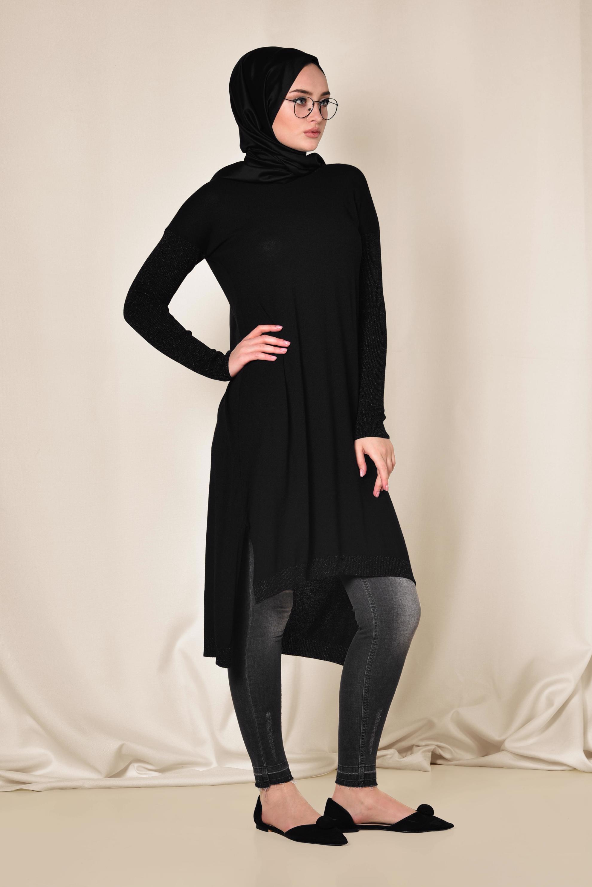 Tesettür giyim SİYAH YANLARI YIRTMAÇLI SİMLİ TUNİK 4523