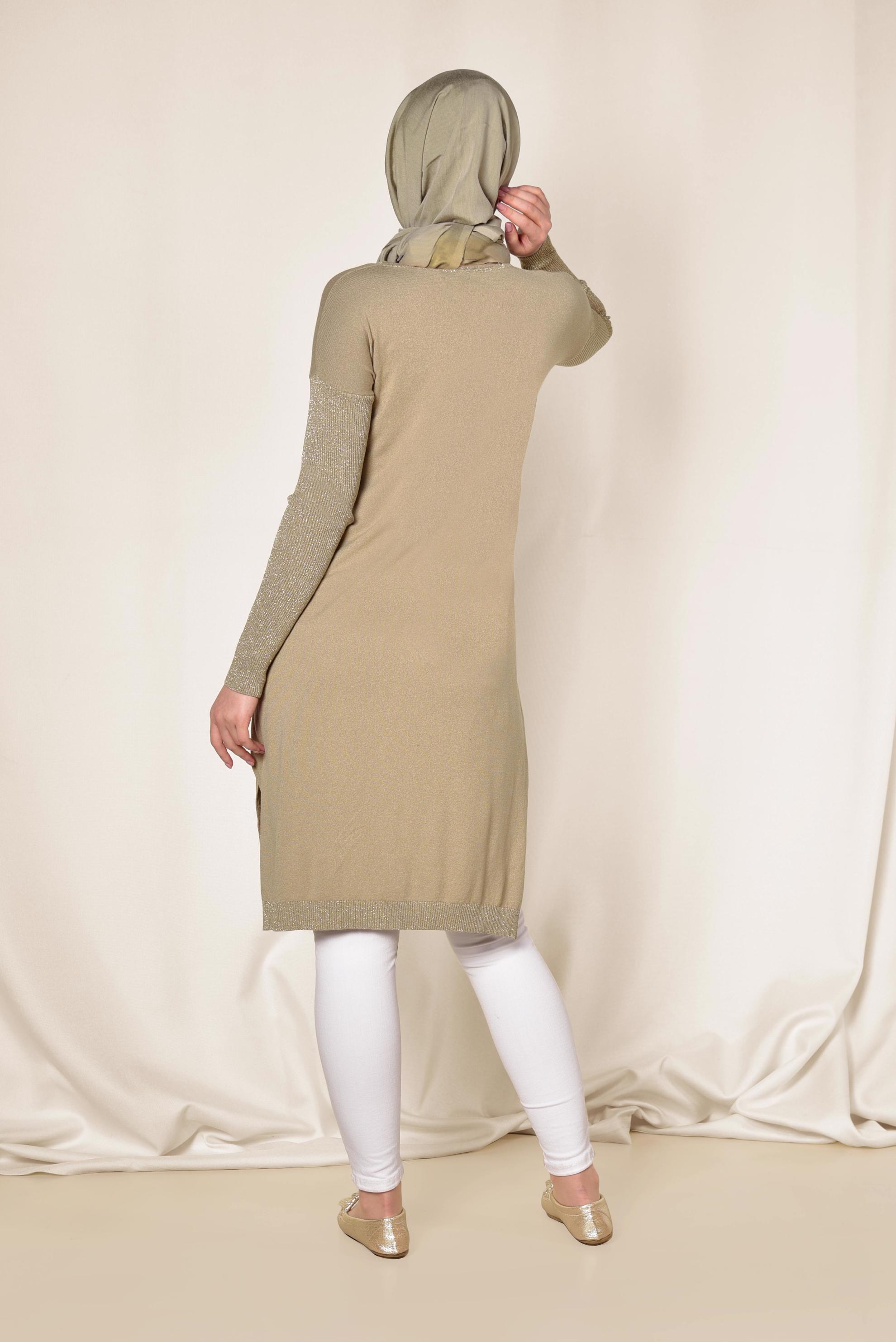 Tesettür giyim BEJ YANLARI YIRTMAÇLI SİMLİ TUNİK 4523