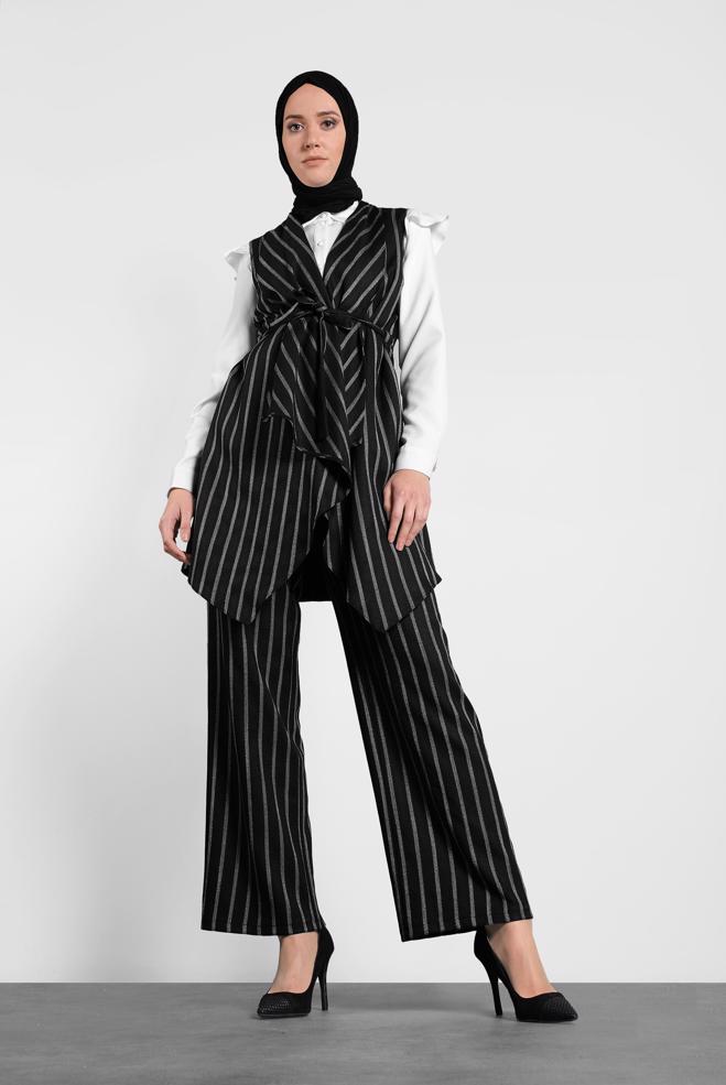 Tesettür giyim SİYAH ÇİZGİLİ ASİMETRİK KESİM YELEK 40234 - ALVİNA