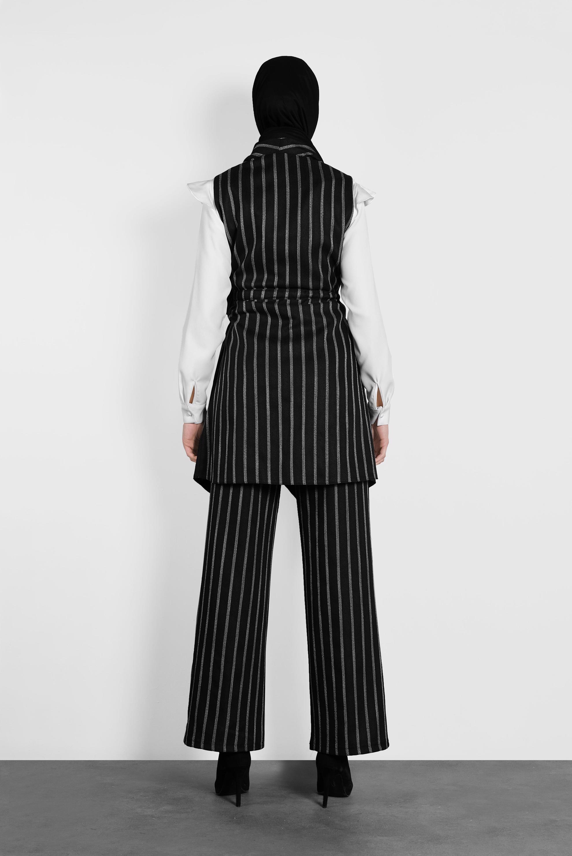 Tesettür giyim SİYAH ÇİZGİLİ ASİMETRİK KESİM YELEK 40234