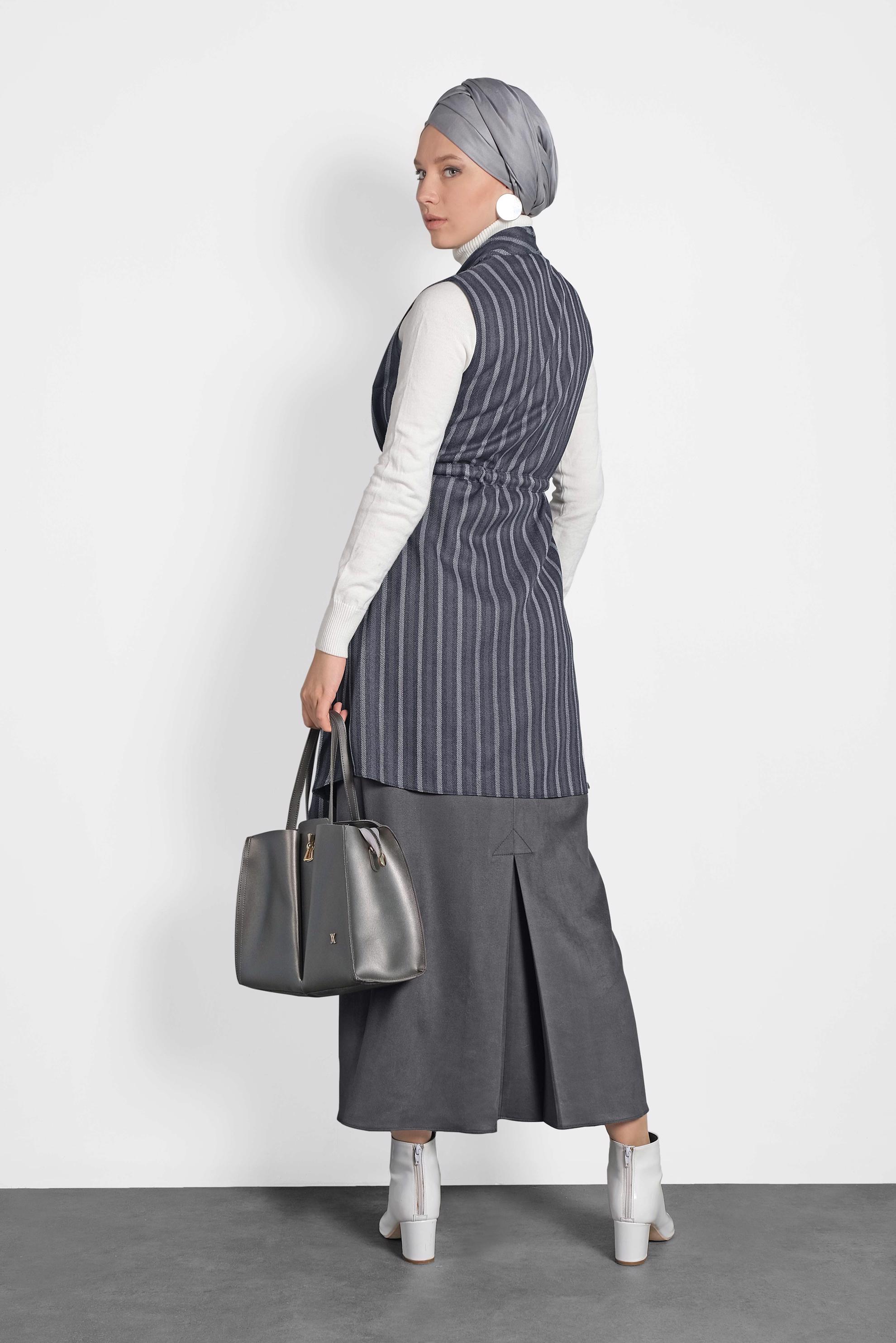 Tesettür giyim LACİVERT ÇİZGİLİ ASİMETRİK KESİM YELEK 40234