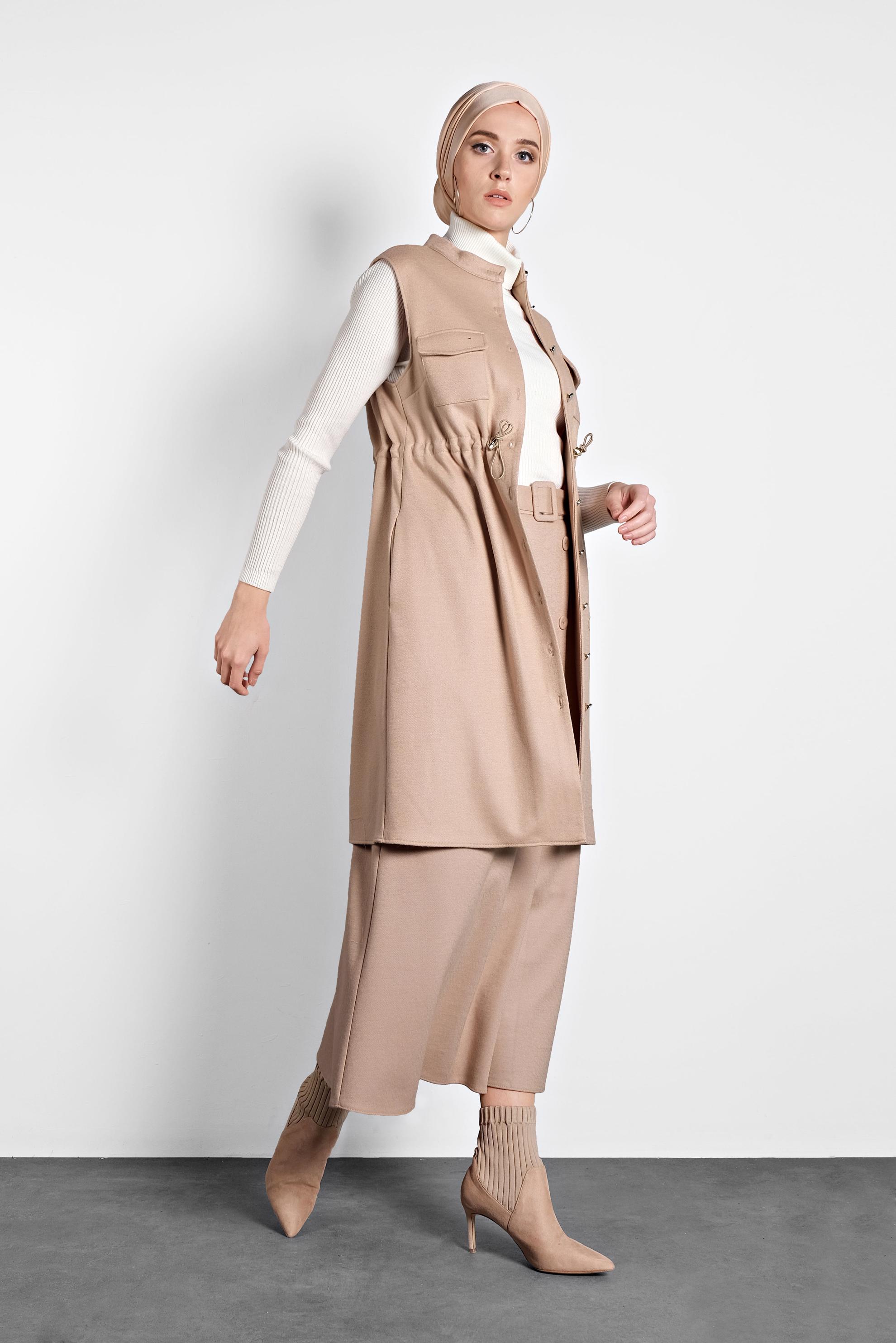 Tesettür giyim BEJ BELİ BÜZGÜLÜ YELEK 40300