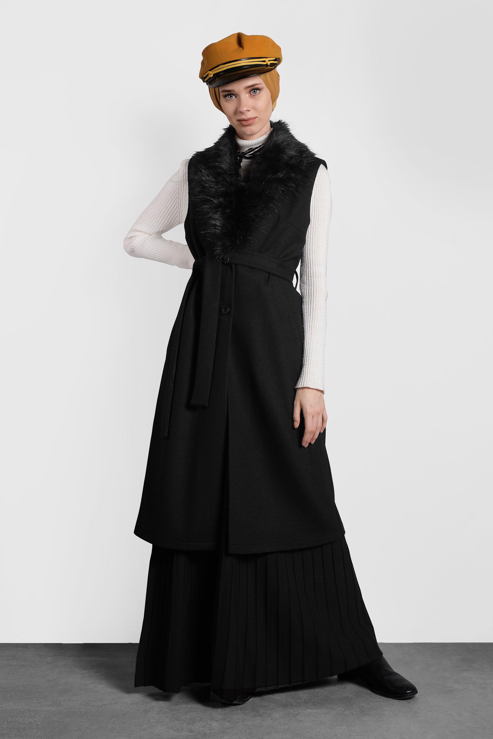 Tesettür giyim SİYAH YAKASI KÜRKLÜ CEPLİ YELEK 40310