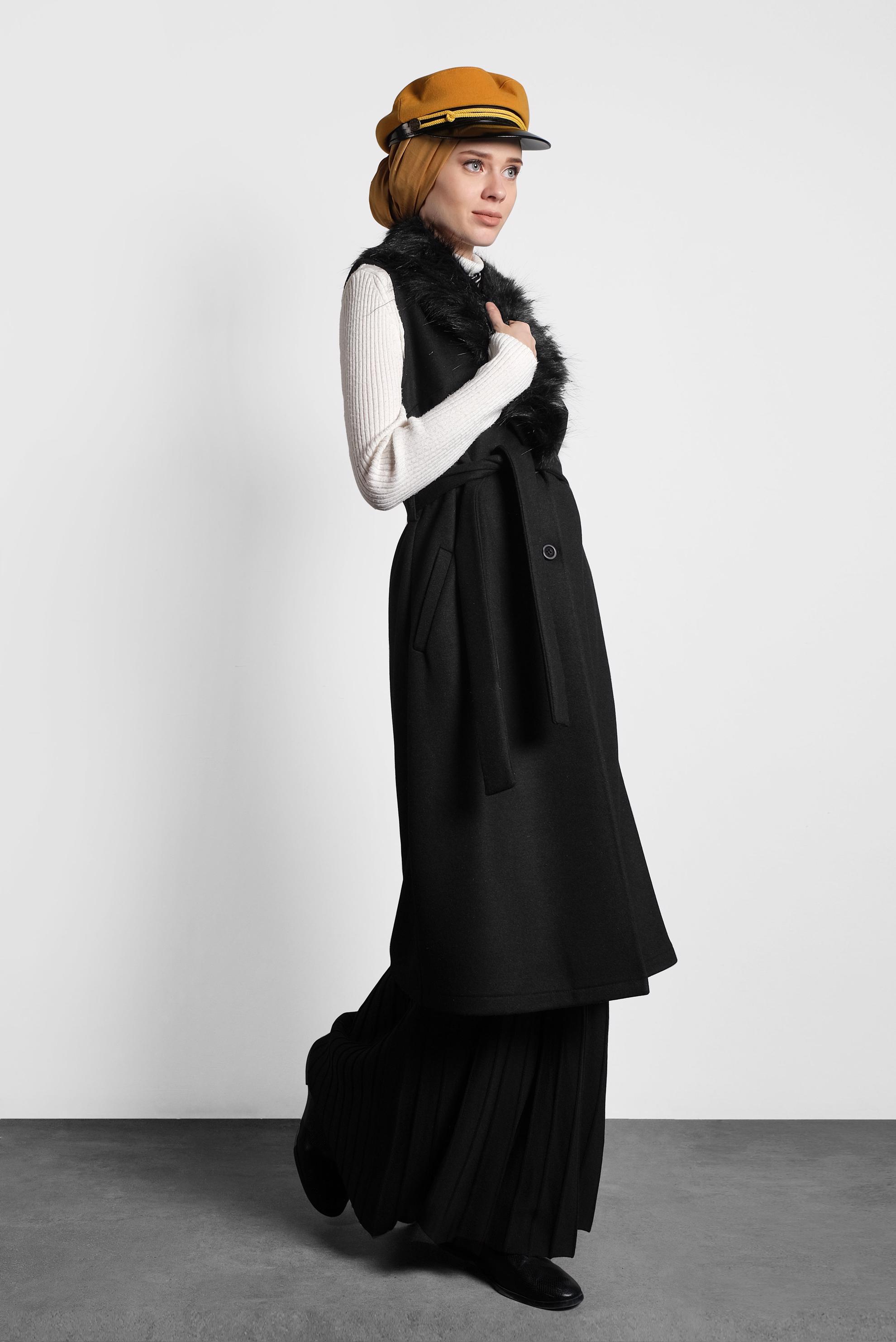 Tesettür giyim SİYAH YAKASI KÜRKLÜ CEPLİ YELEK 40310