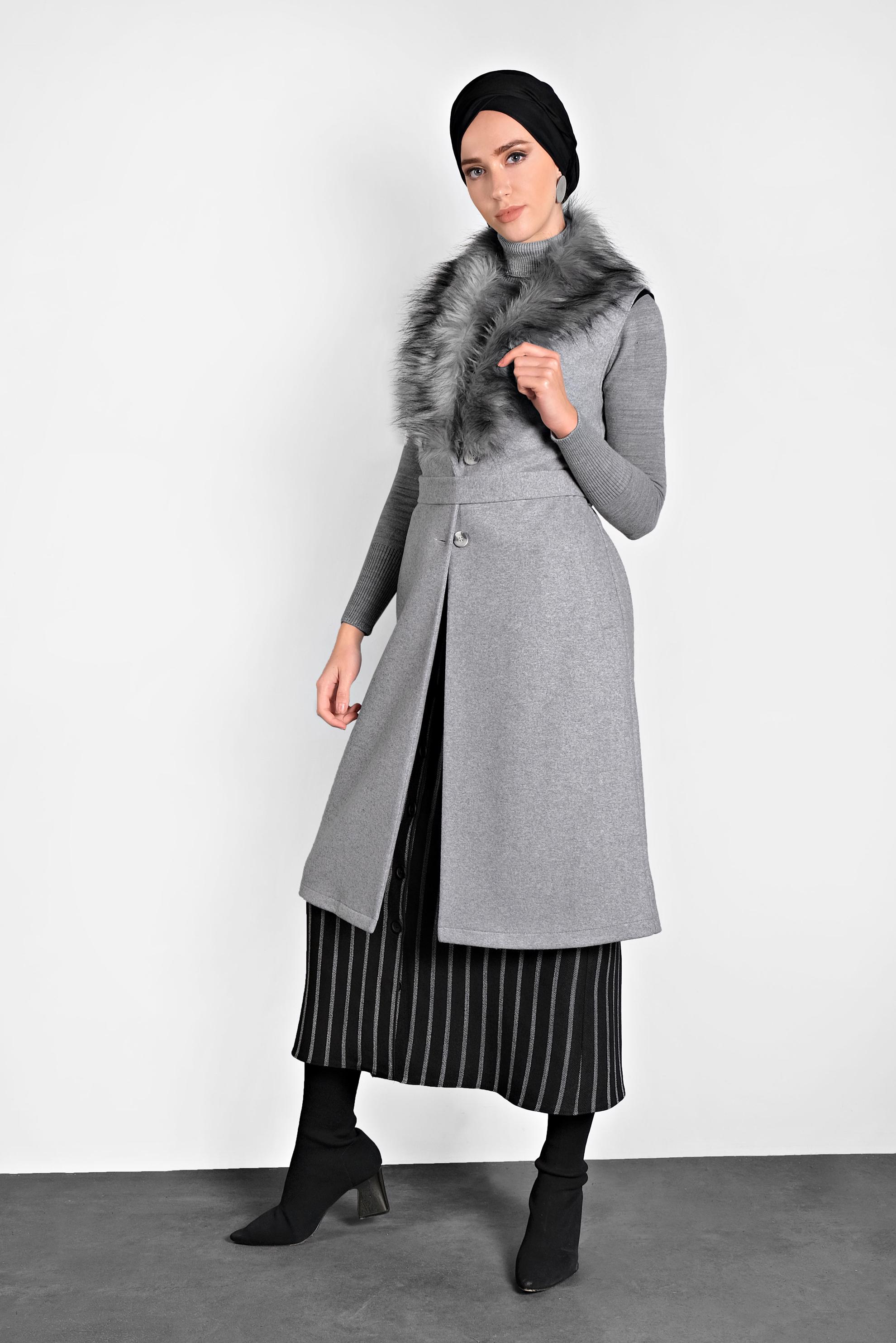 Tesettür giyim GRİ YAKASI KÜRKLÜ CEPLİ YELEK 40310