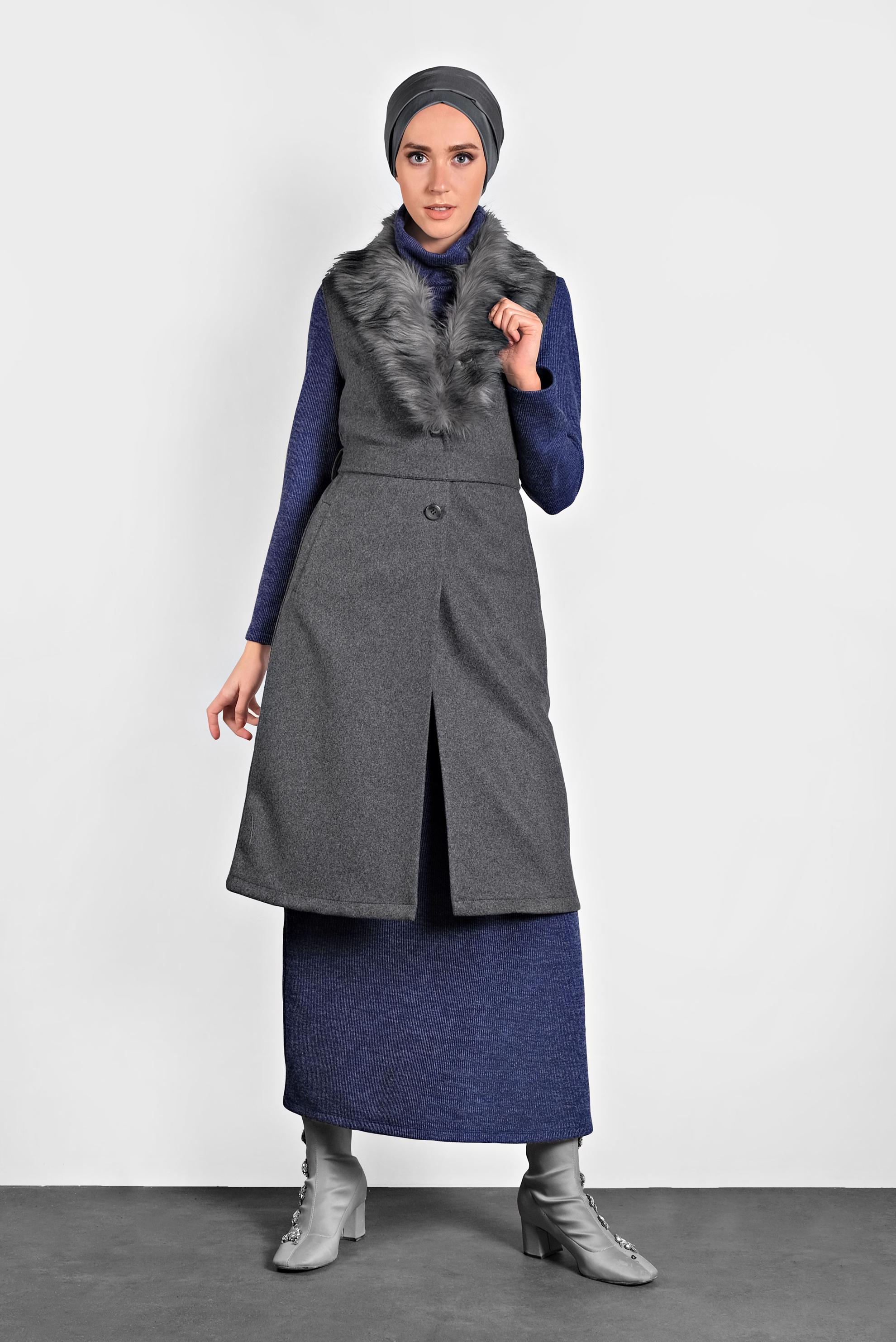 Tesettür giyim GRİ YAKASI KÜRKLÜ CEPLİ YELEK 40310