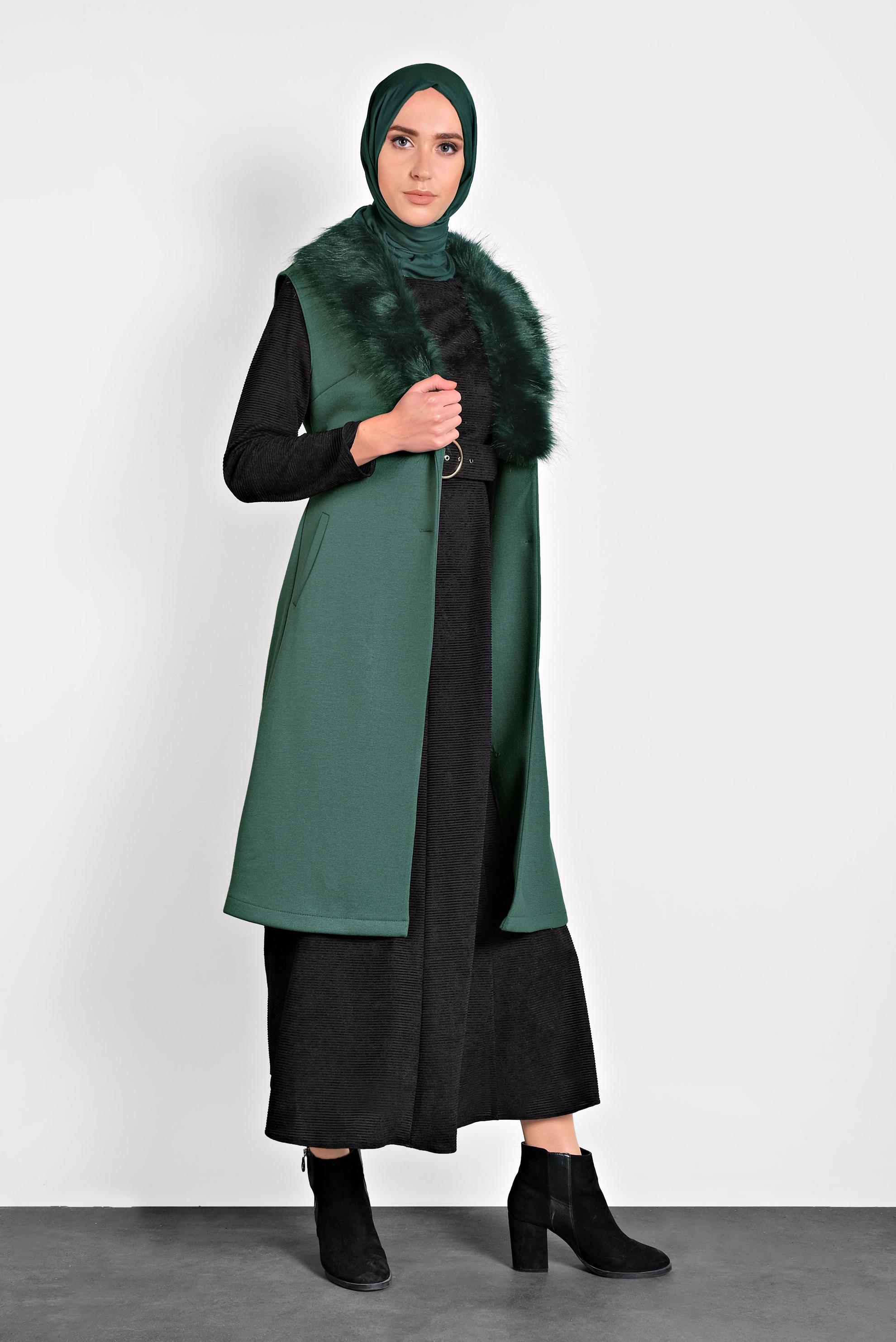 Tesettür giyim YEŞİL YAKASI KÜRKLÜ CEPLİ YELEK 40310