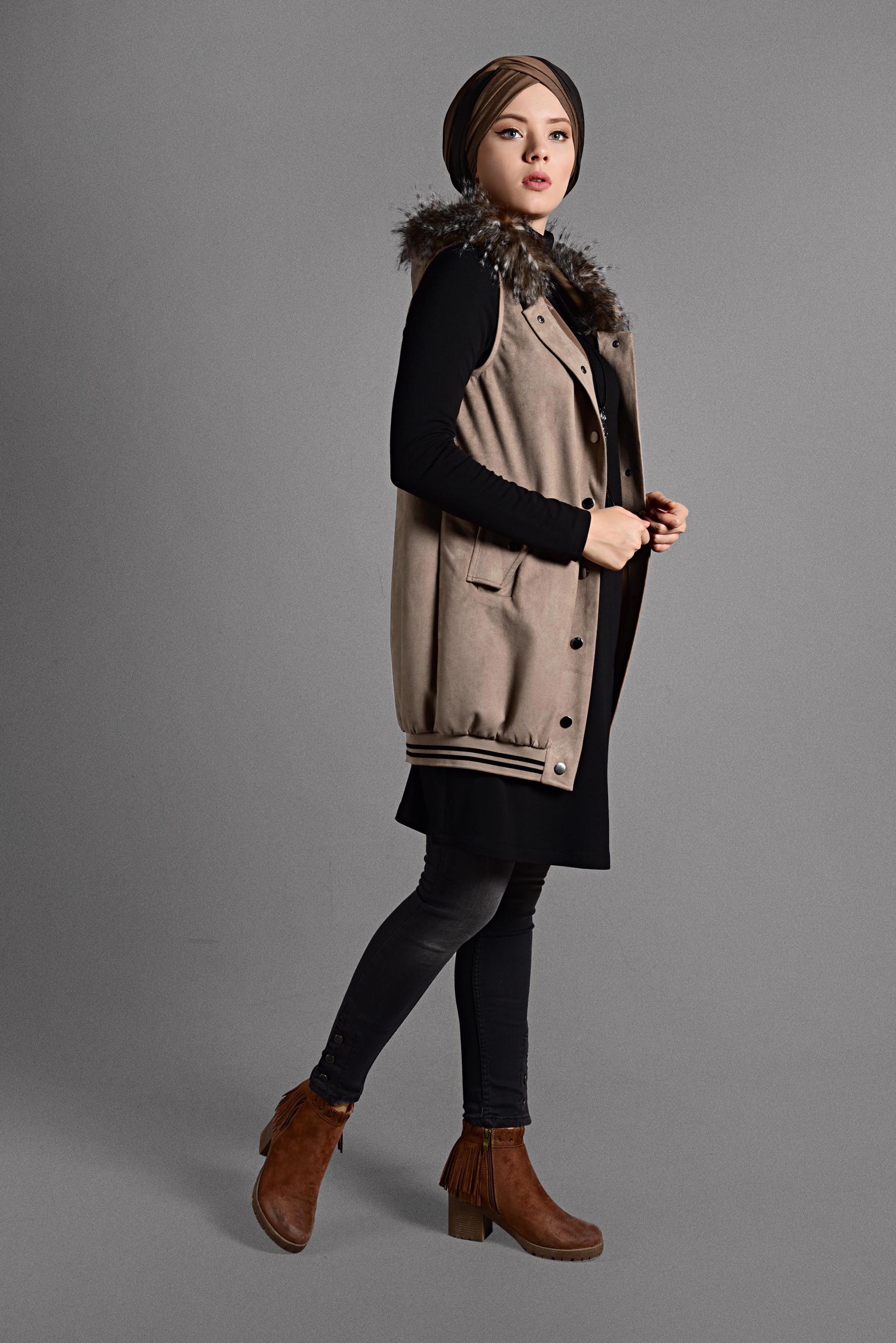 Tesettür giyim BEJ YAKASI KÜRK DETAYLI ÇITÇITLI YELEK 4036