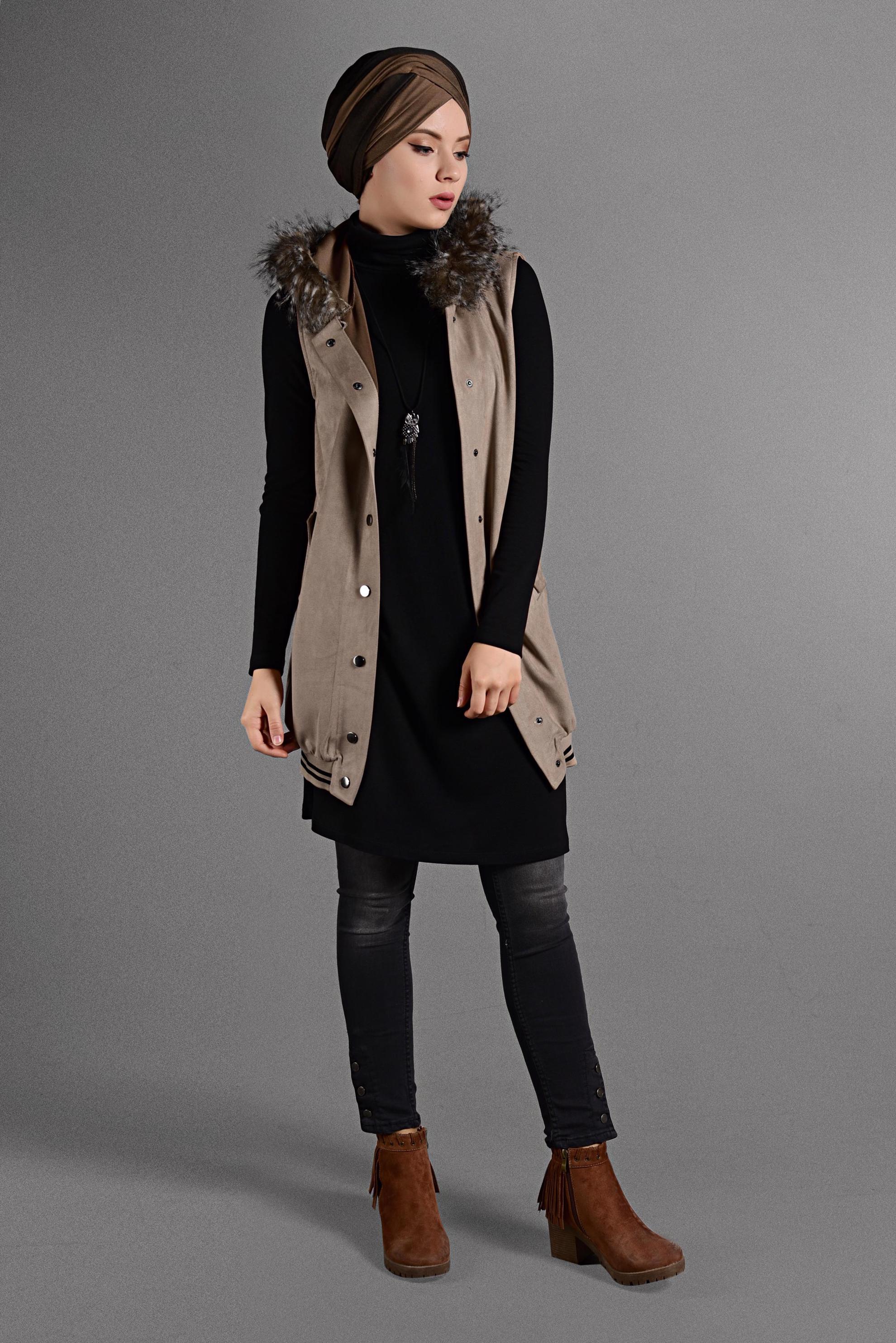 Tesettür giyim BEJ YAKASI KÜRK DETAYLI ÇITÇITLI YELEK 4036