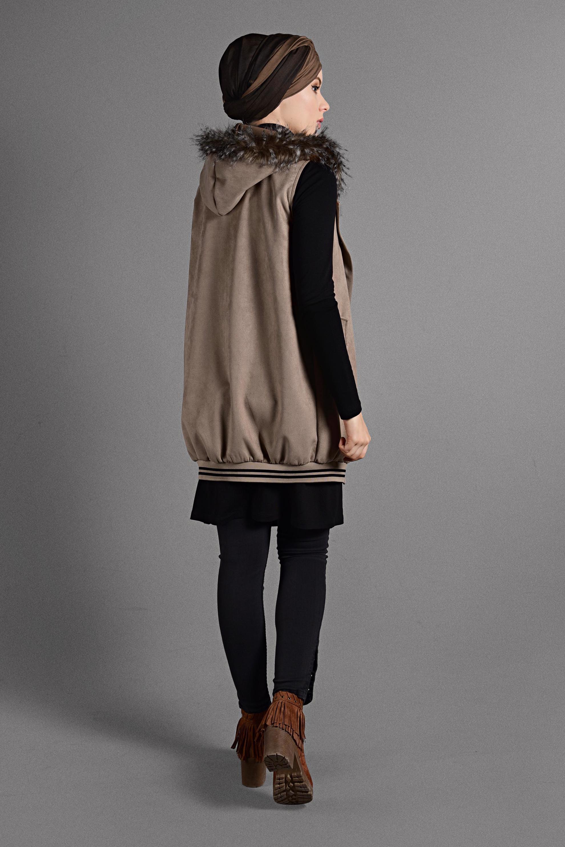 Tesettür giyim BEJ YAKASI KÜRK DETAYLI ÇITÇITLI YELEK 4036