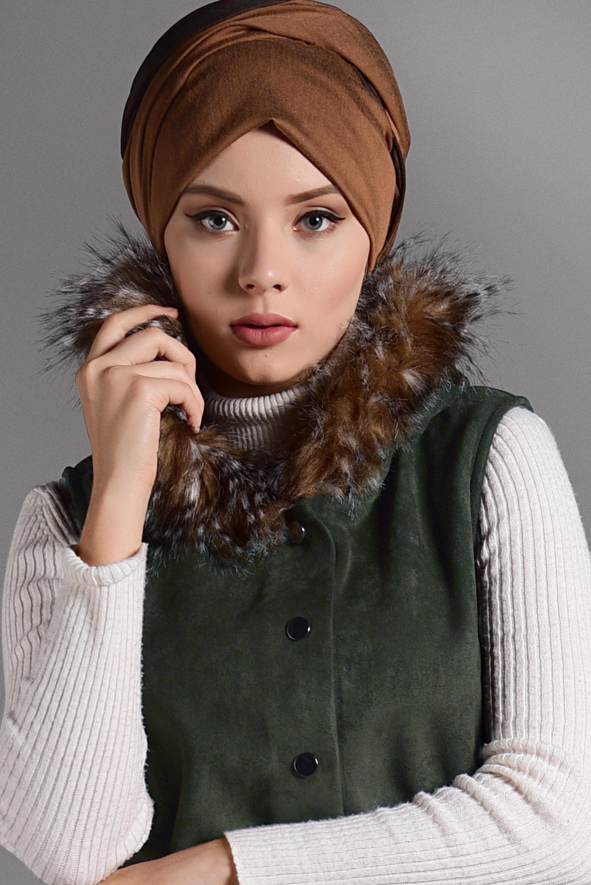 Hijab clothing KHAKI FAUX-FUR COLLAR VEST 4036