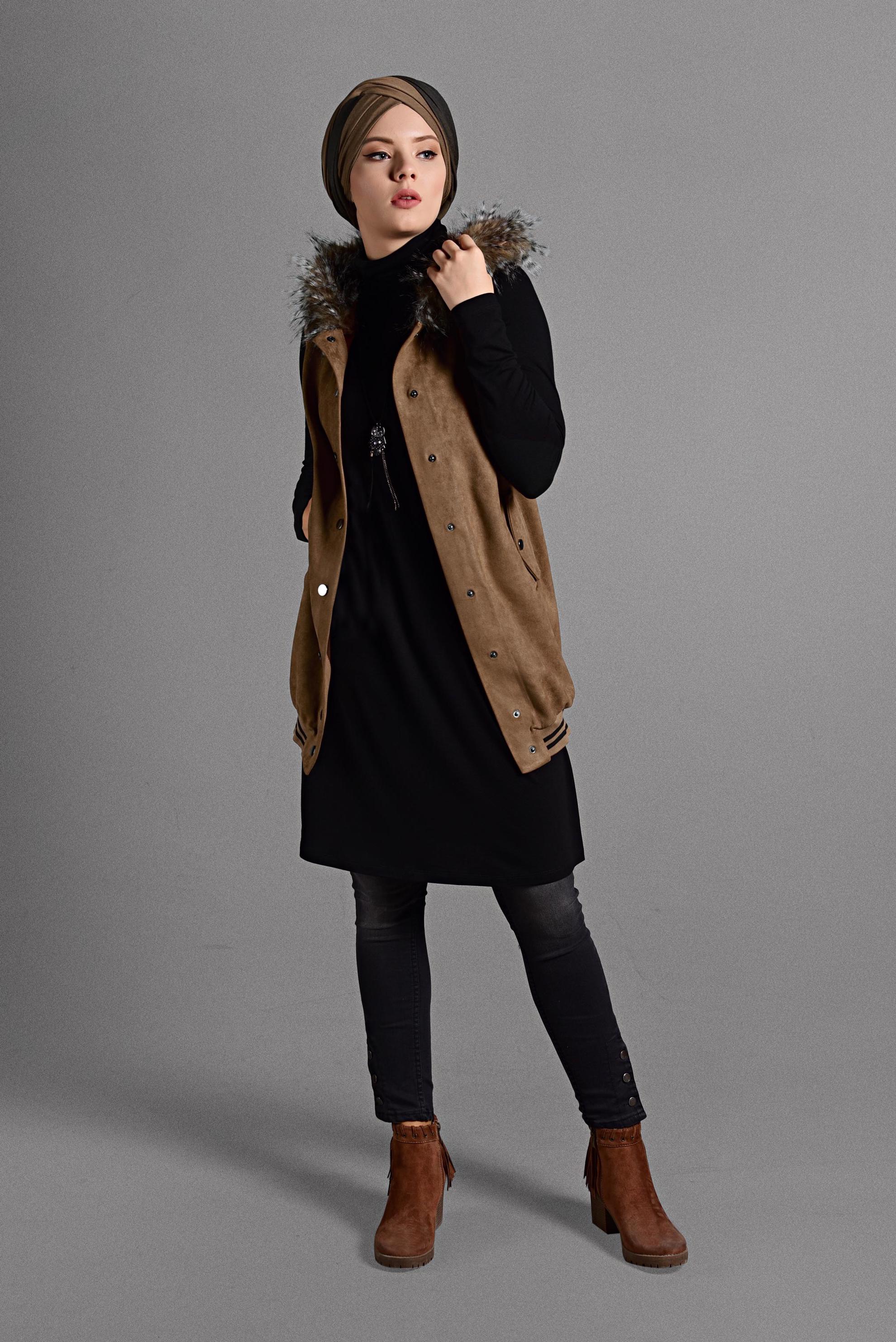 Hijab clothing TABA FAUX-FUR COLLAR VEST 4036