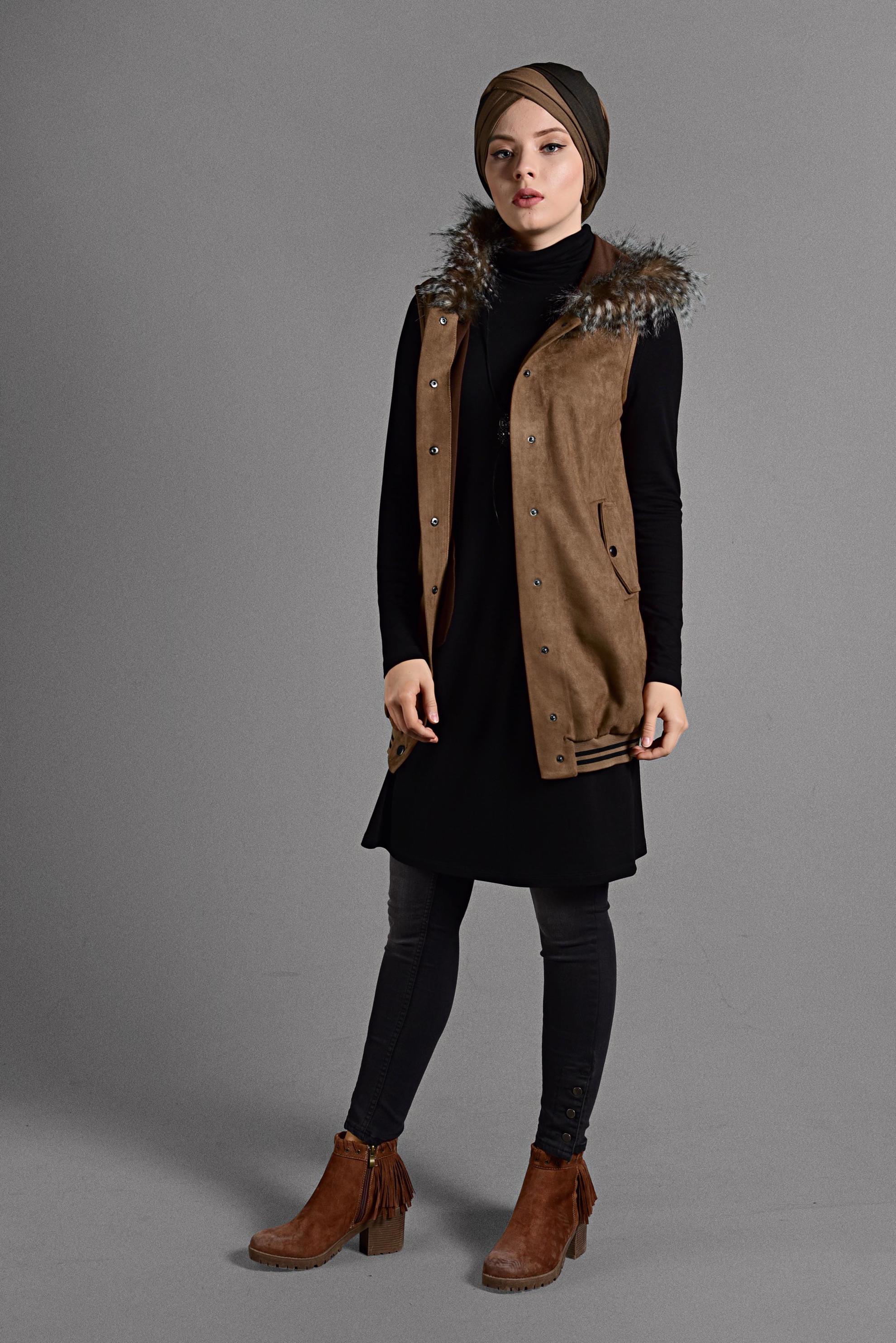 Hijab clothing TABA FAUX-FUR COLLAR VEST 4036